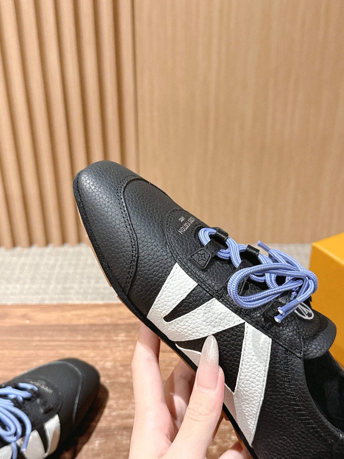 路L家-𝐒𝐧𝐞𝐚𝐤𝐞𝐫𝐢𝐧𝐚 驢牌運動鞋 黑色