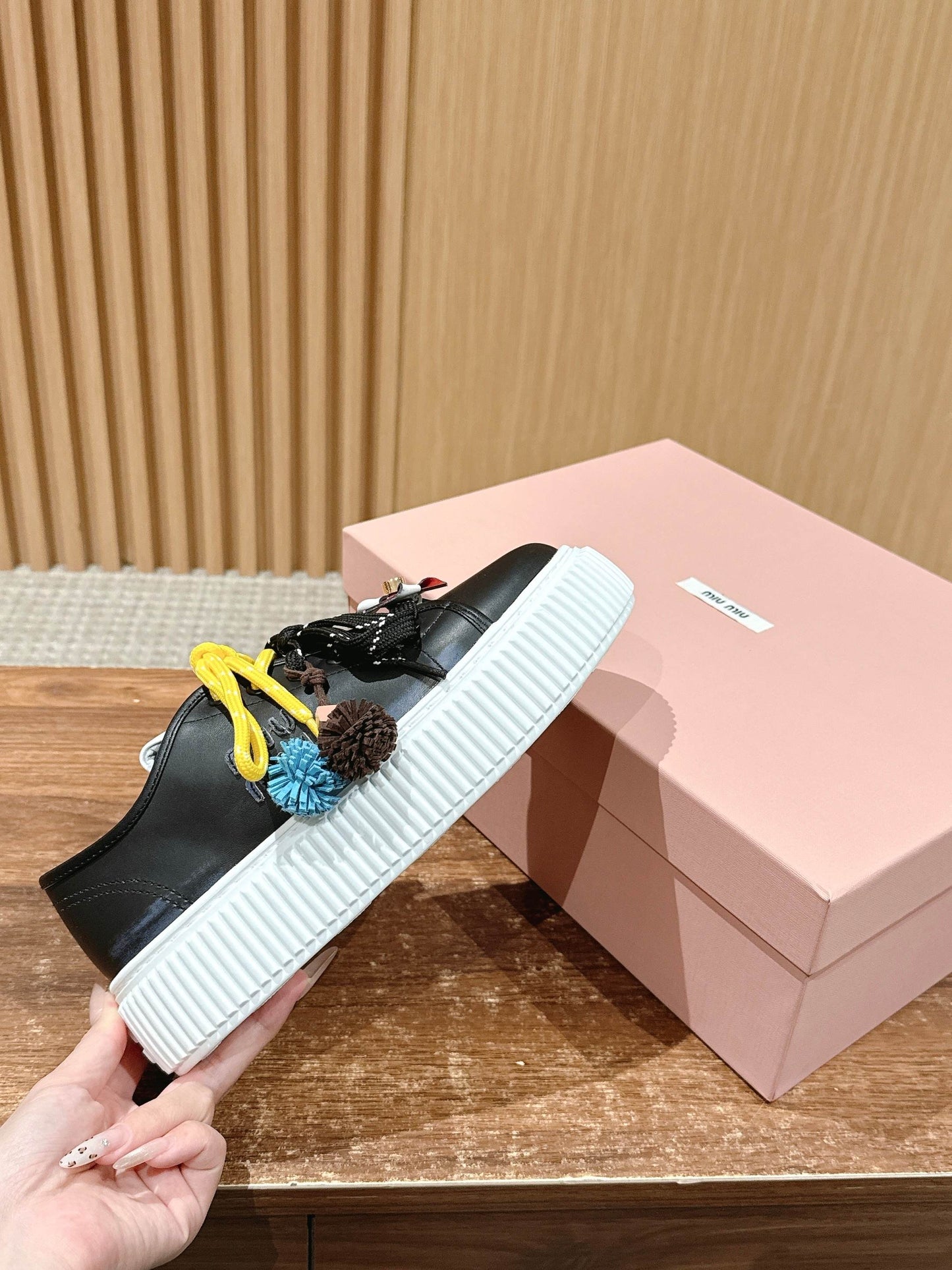 穆M家-秋冬厚底休閒小白鞋 皮裡 黃鞋帶