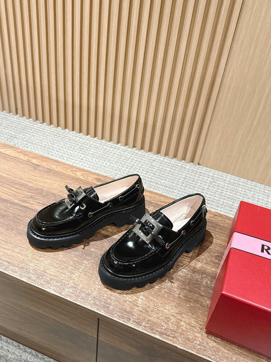 RV 𝐕𝐢𝐯𝐑𝐚 樂福鞋