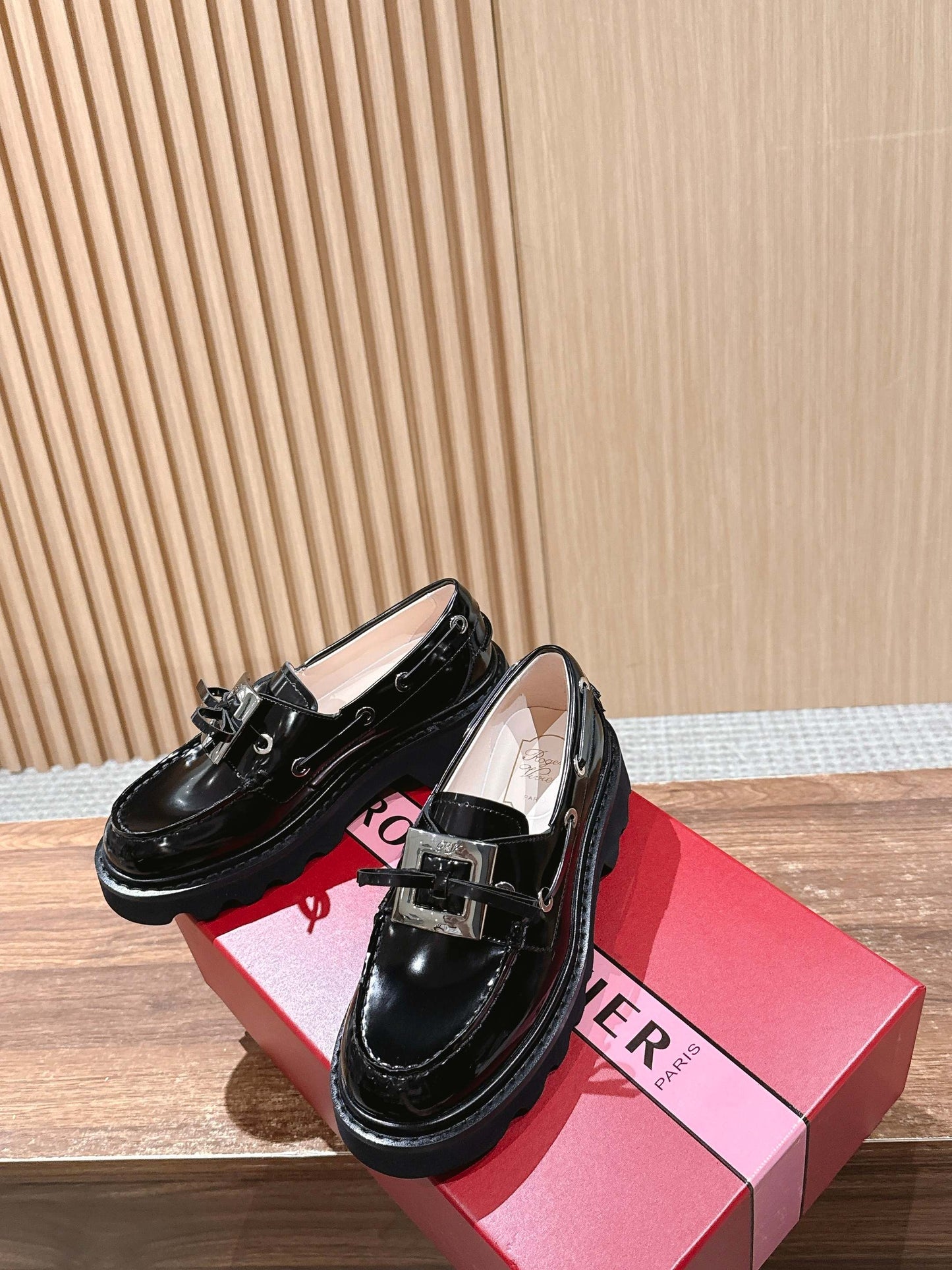 RV 𝐕𝐢𝐯𝐑𝐚 樂福鞋