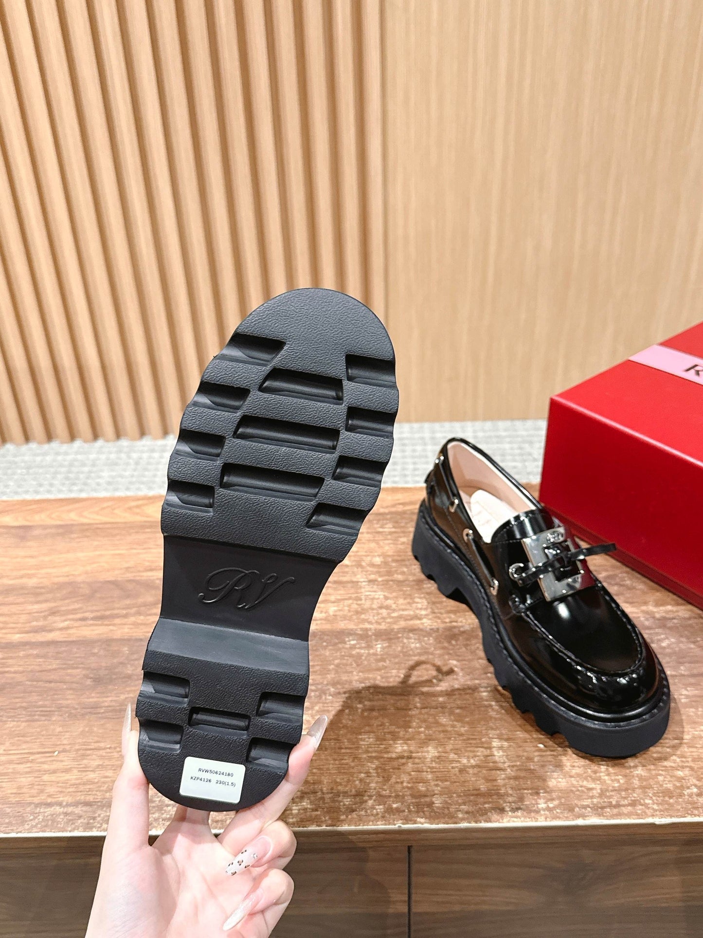 RV 𝐕𝐢𝐯𝐑𝐚 樂福鞋