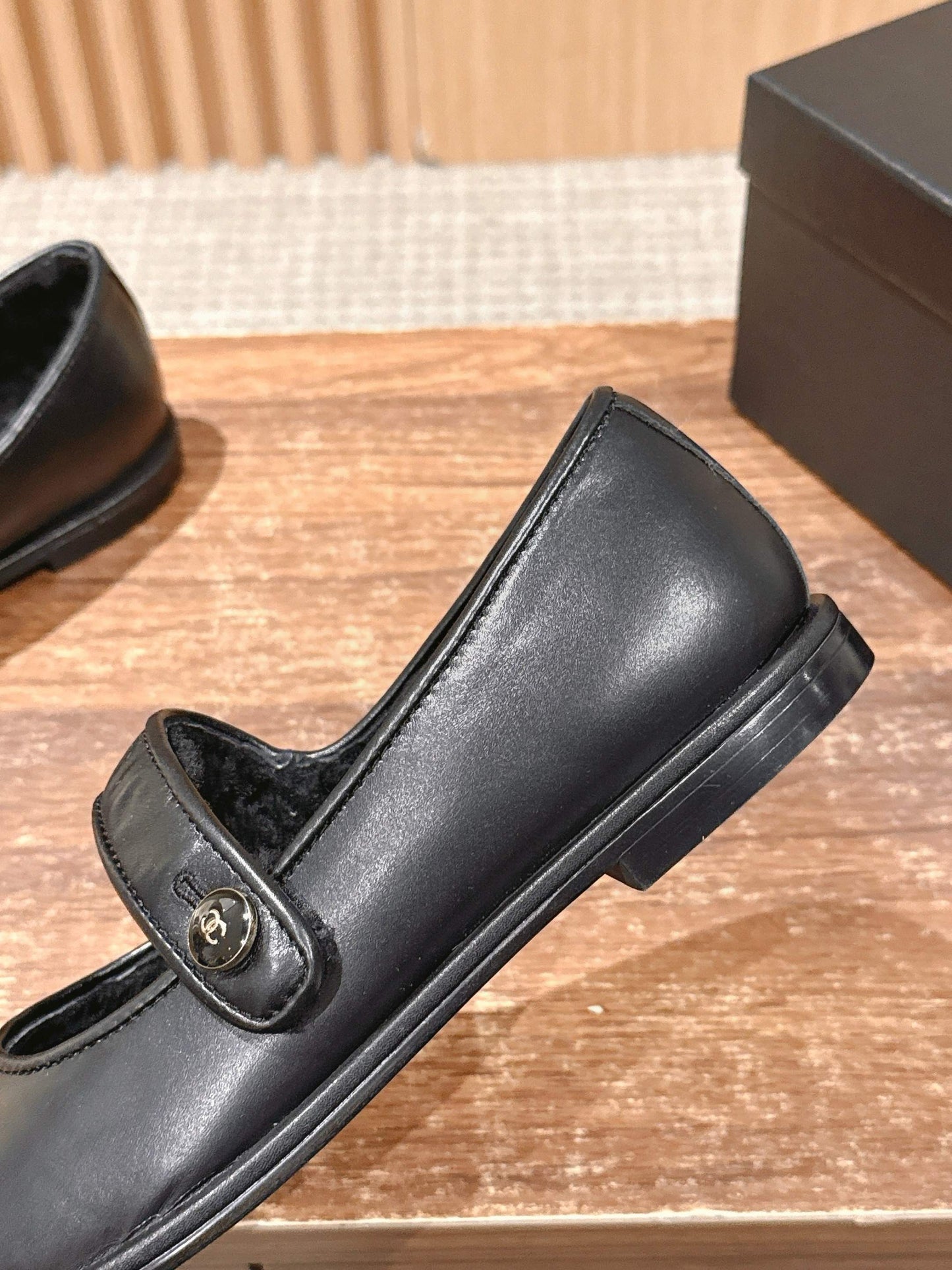 小香家-羊毛瑪莉珍平底鞋 皮面黑色