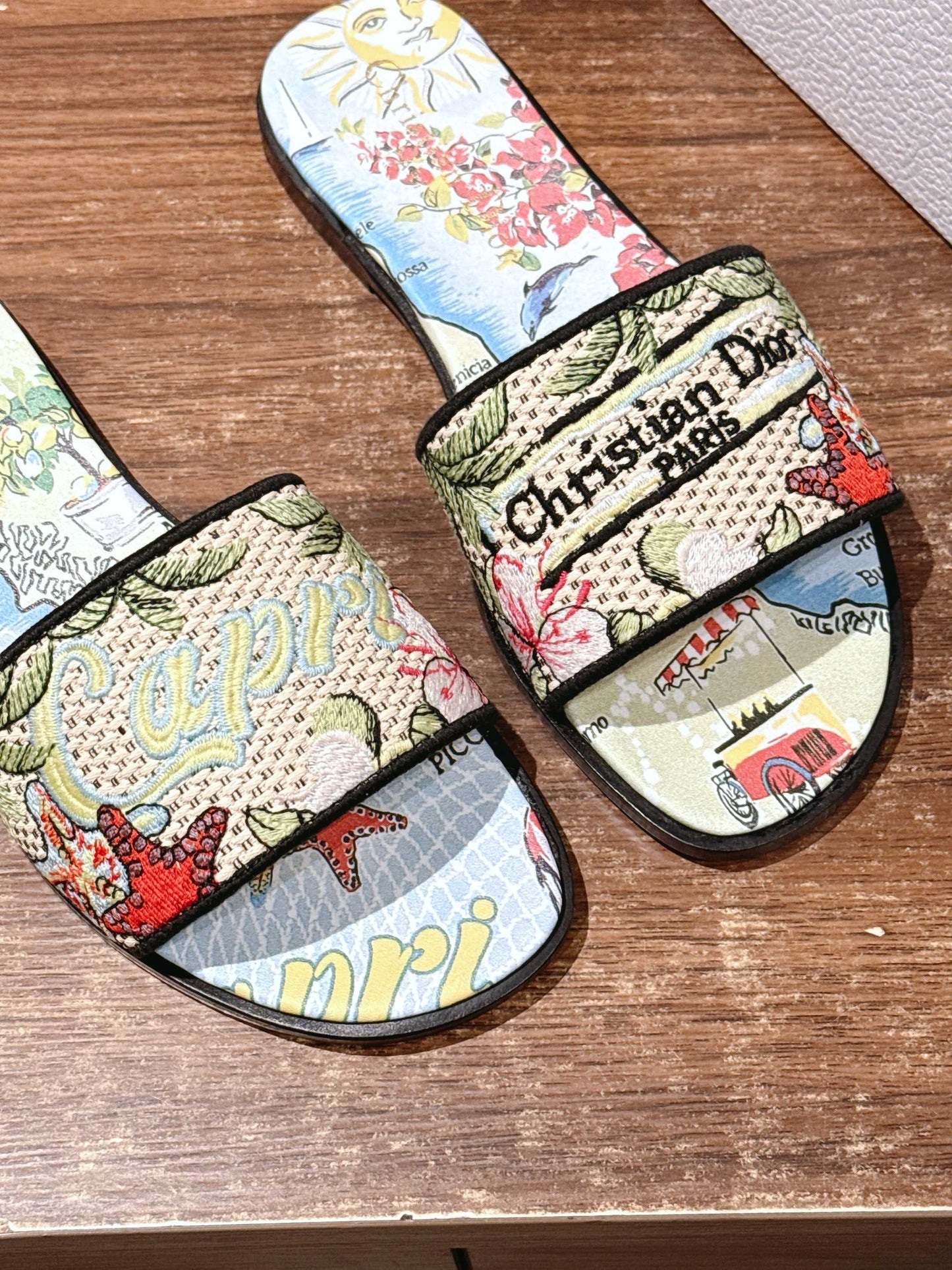 迪D家-春夏款 刺繡平底一字拖鞋