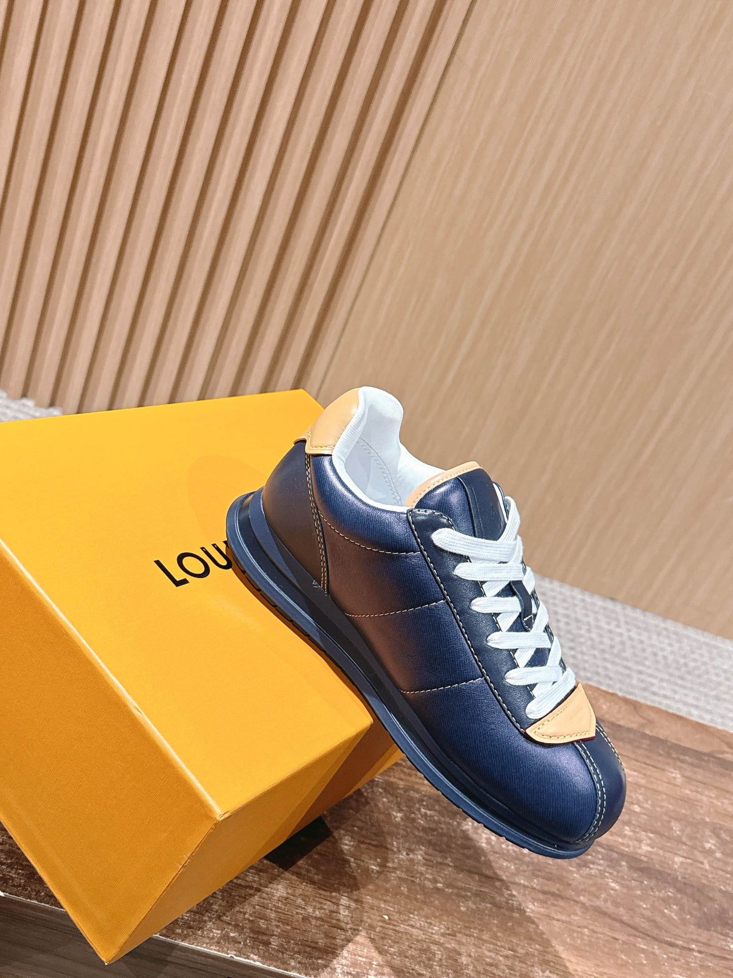 路L家-Buttersoft LOGO板鞋