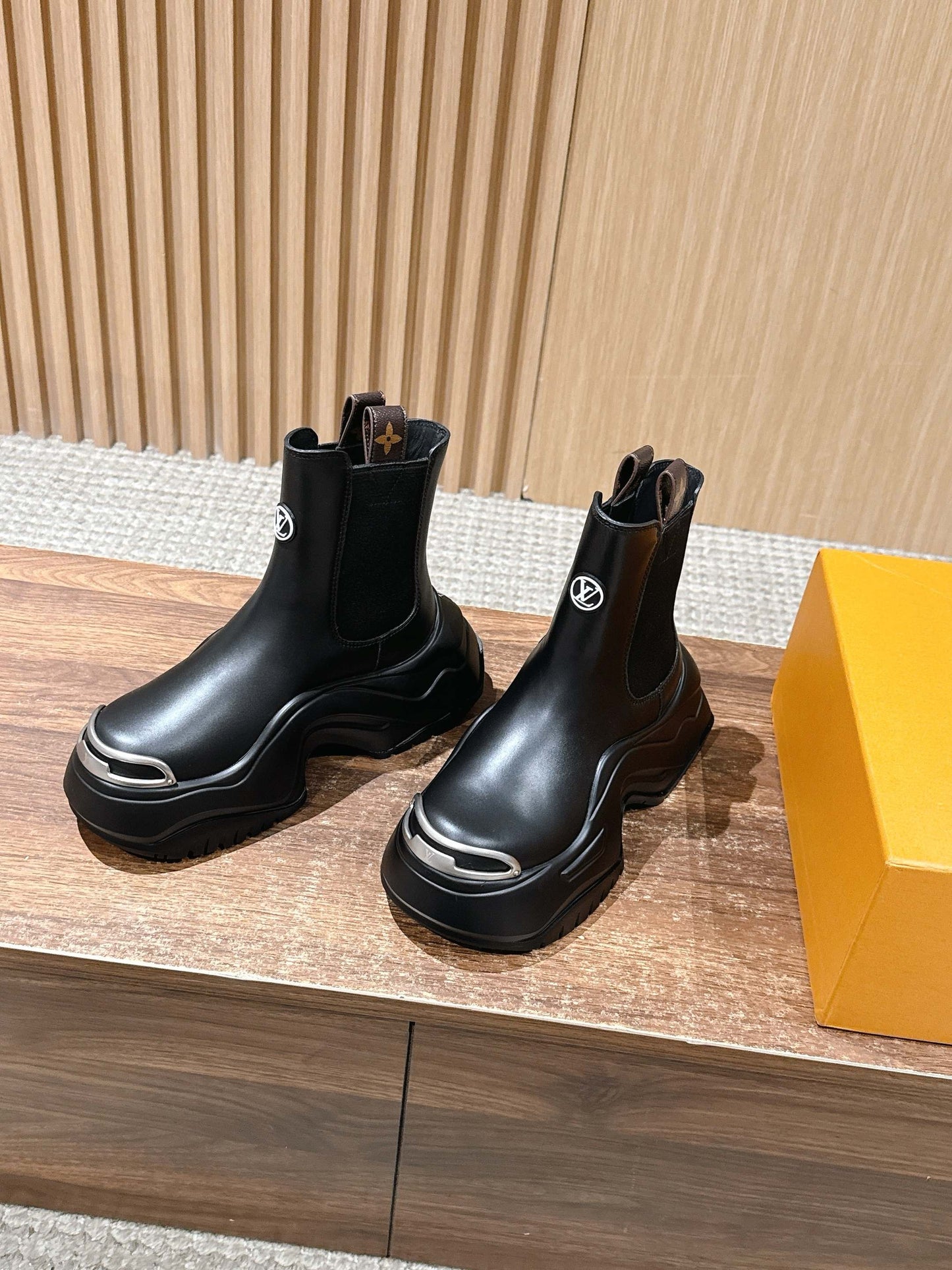 路L家-𝐀𝐫𝐜𝐡𝐥𝐢𝐠𝐡𝐭切爾西短靴6cm 皮面