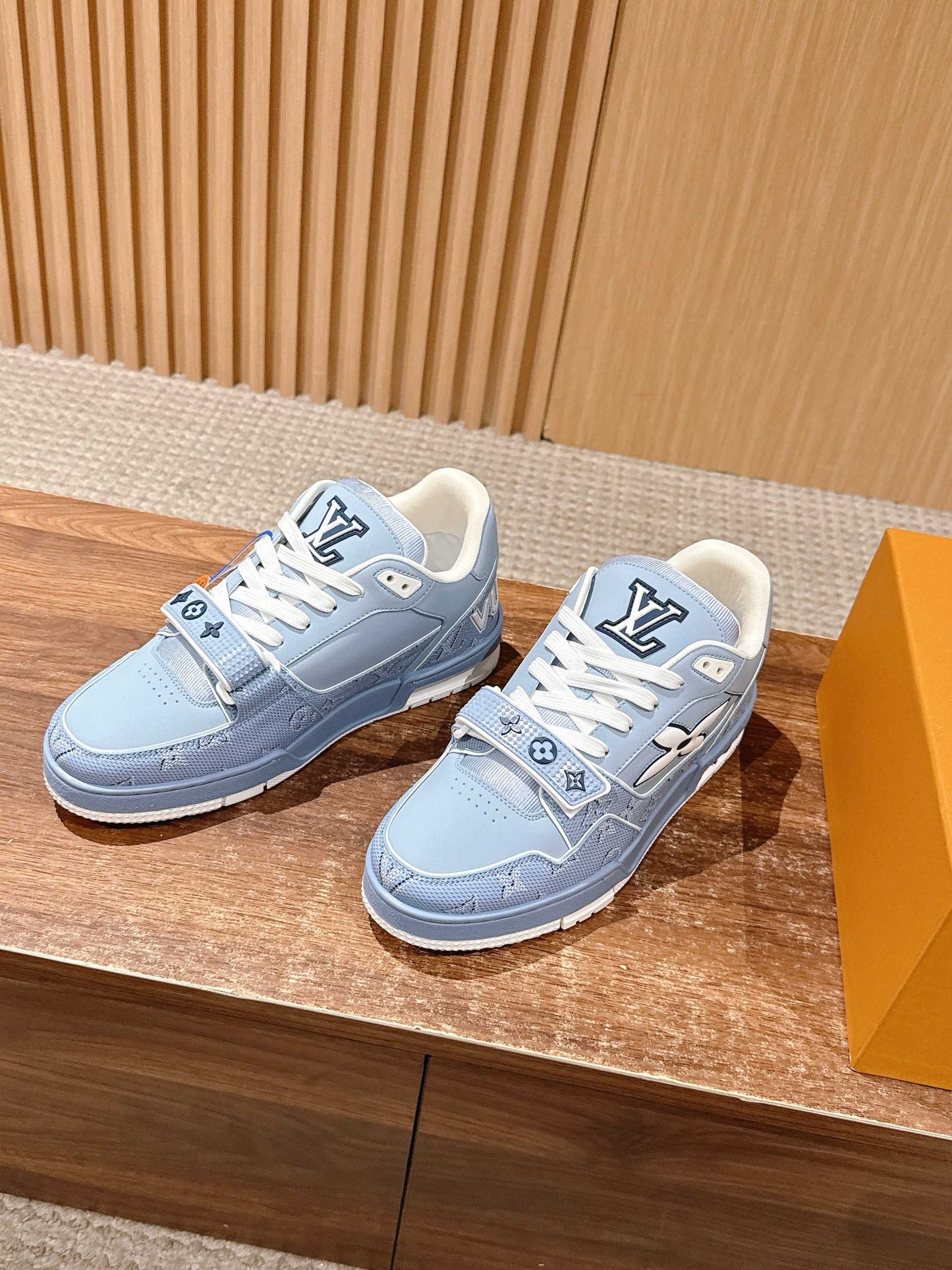路L家-Vuitton 標識休閒鞋 藍色
