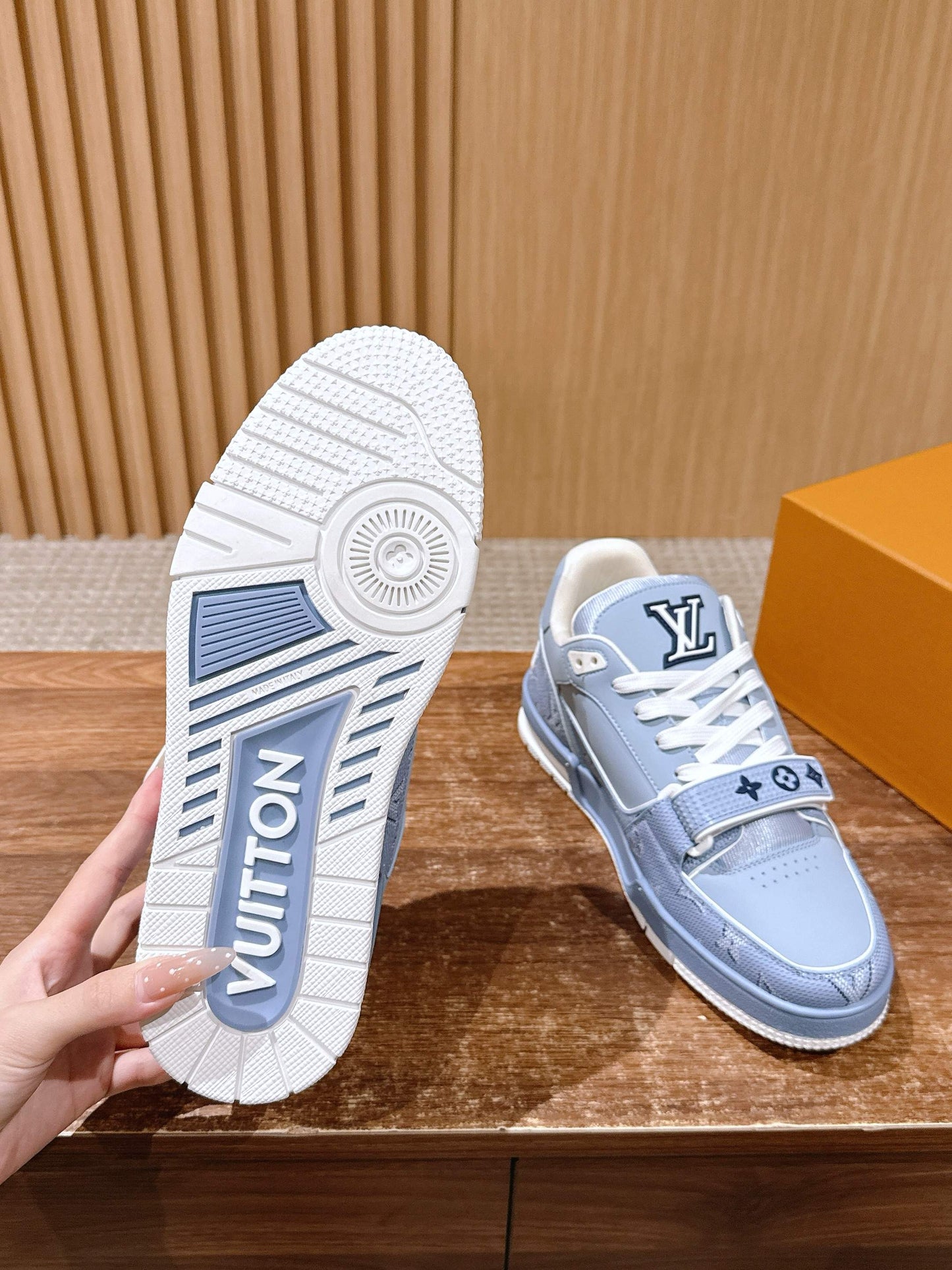 路L家-Vuitton 標識休閒鞋 藍色