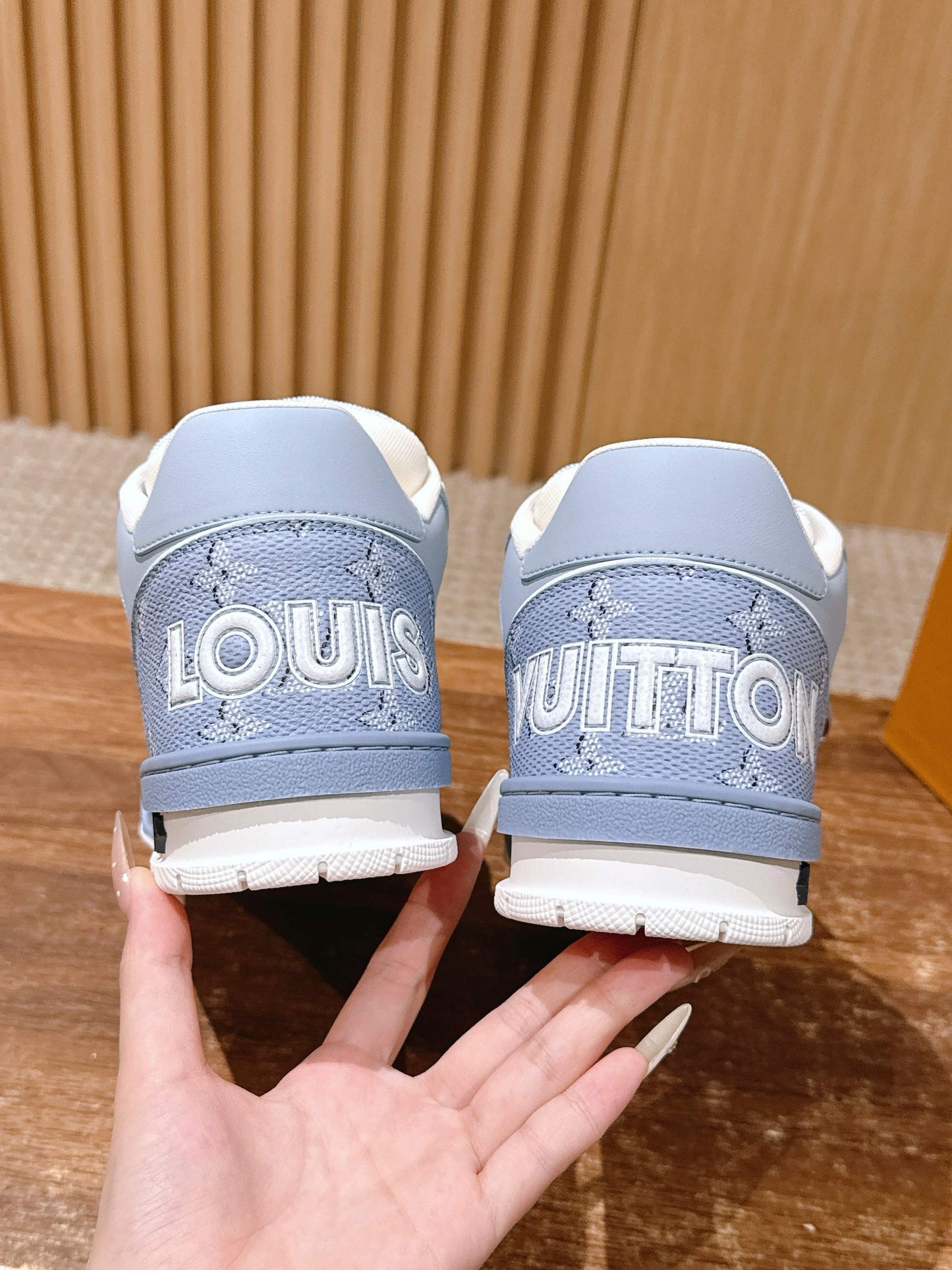 路L家-Vuitton 標識休閒鞋 藍色