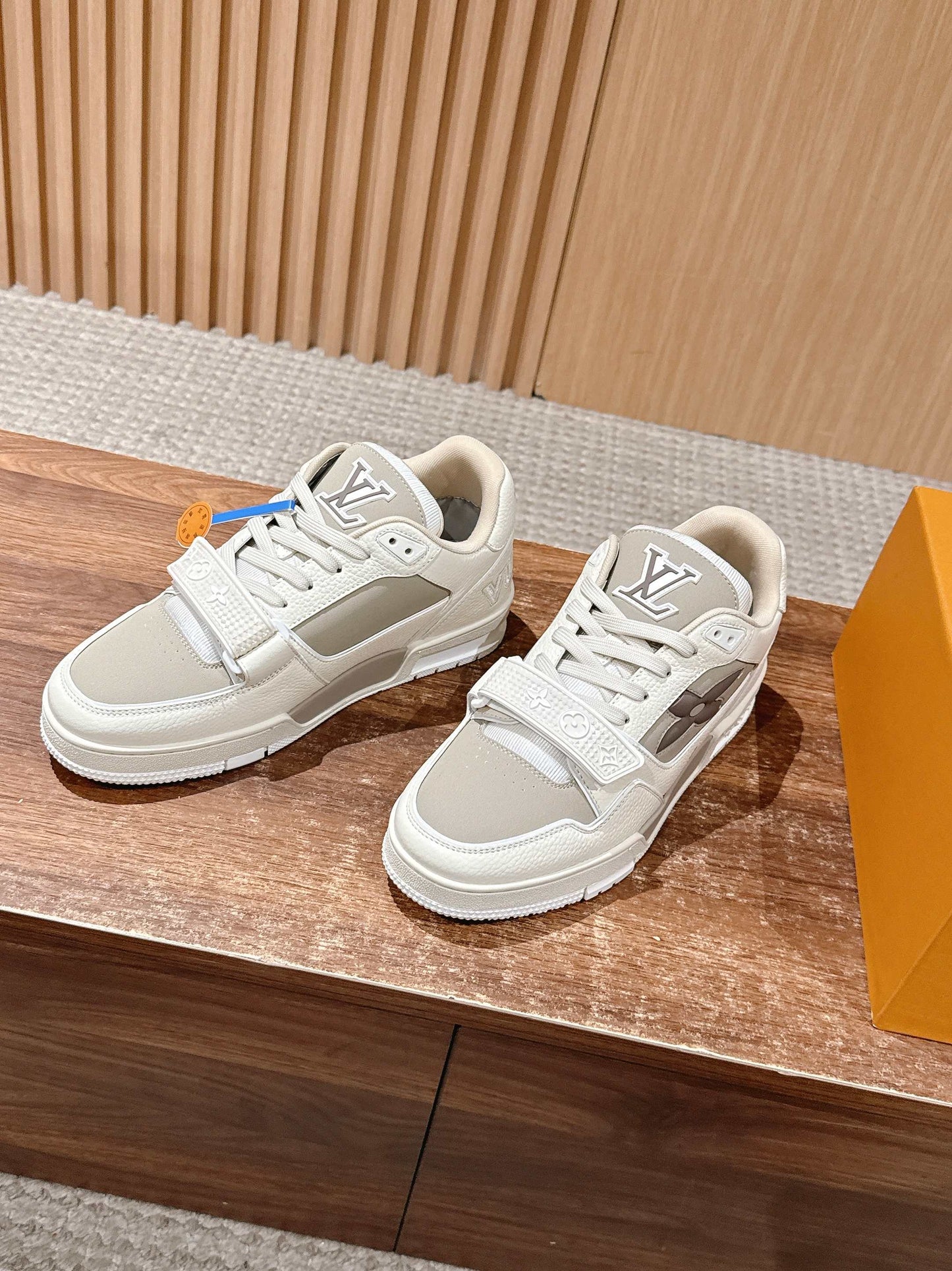 路L家-Vuitton 標識休閒鞋 灰色