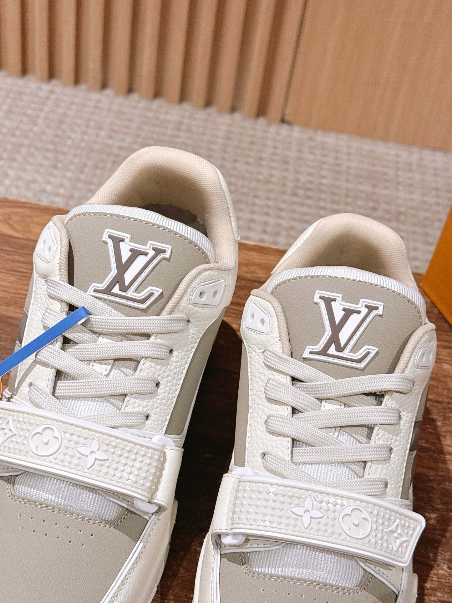 路L家-Vuitton 標識休閒鞋 灰色