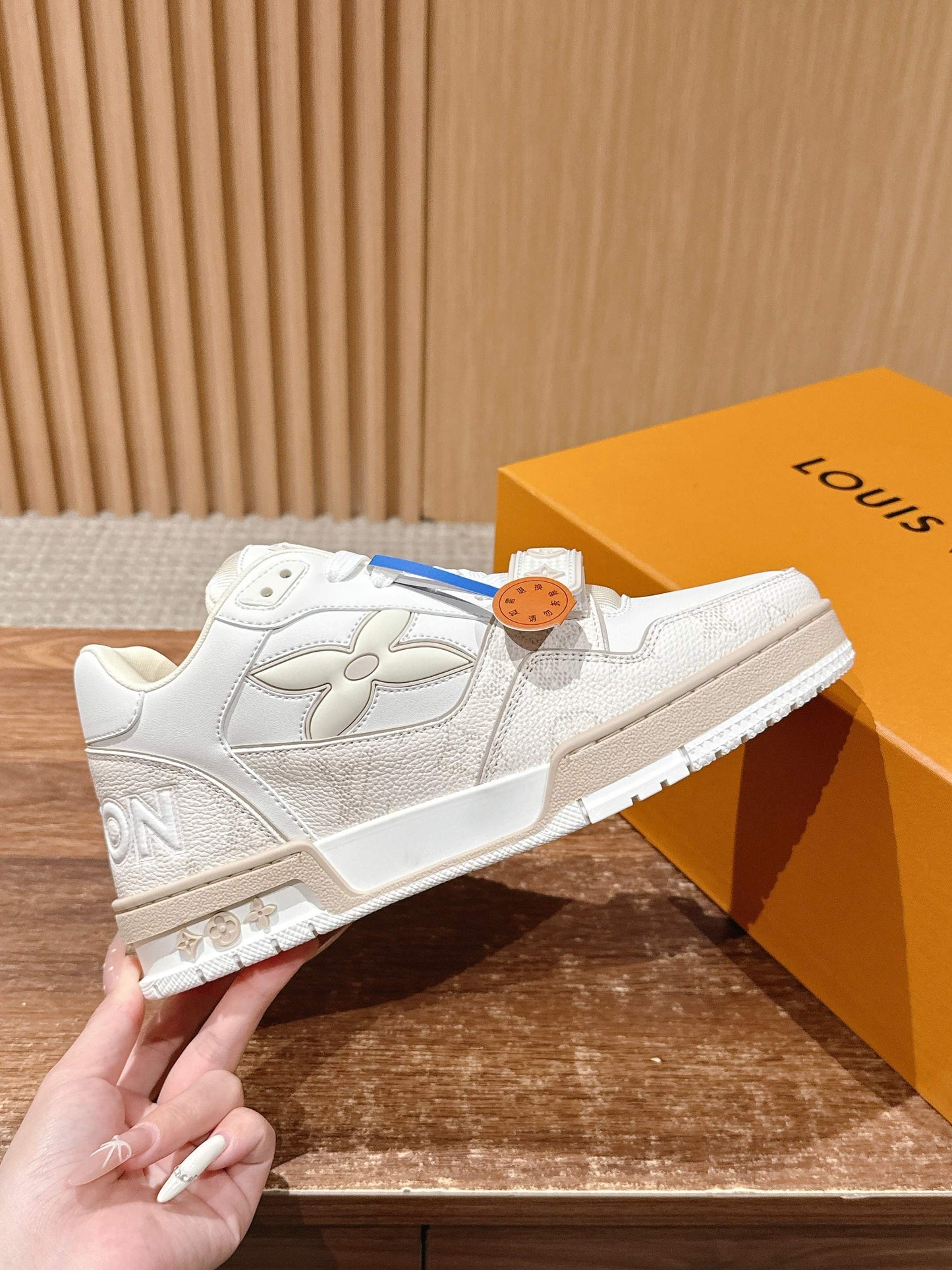 路L家-Vuitton 標識休閒鞋 米色