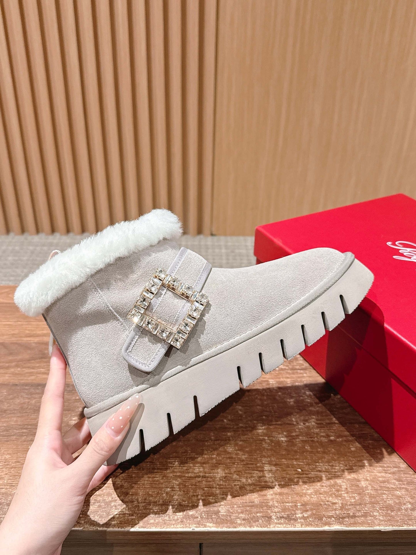 RV 鑽扣毛毛雪靴 白色