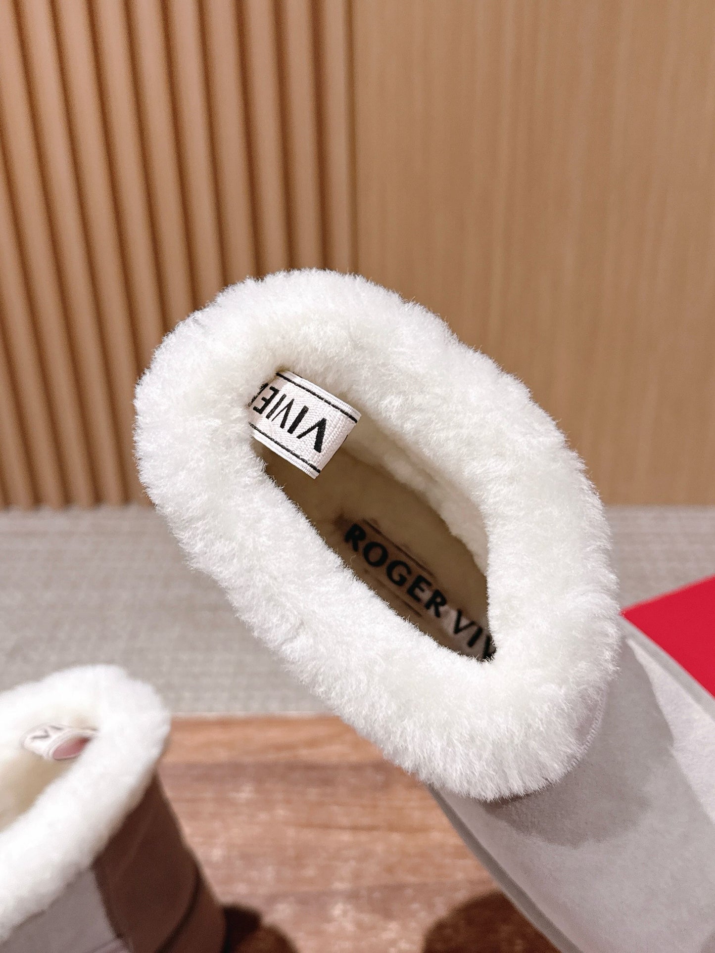 RV 鑽扣毛毛雪靴 白色