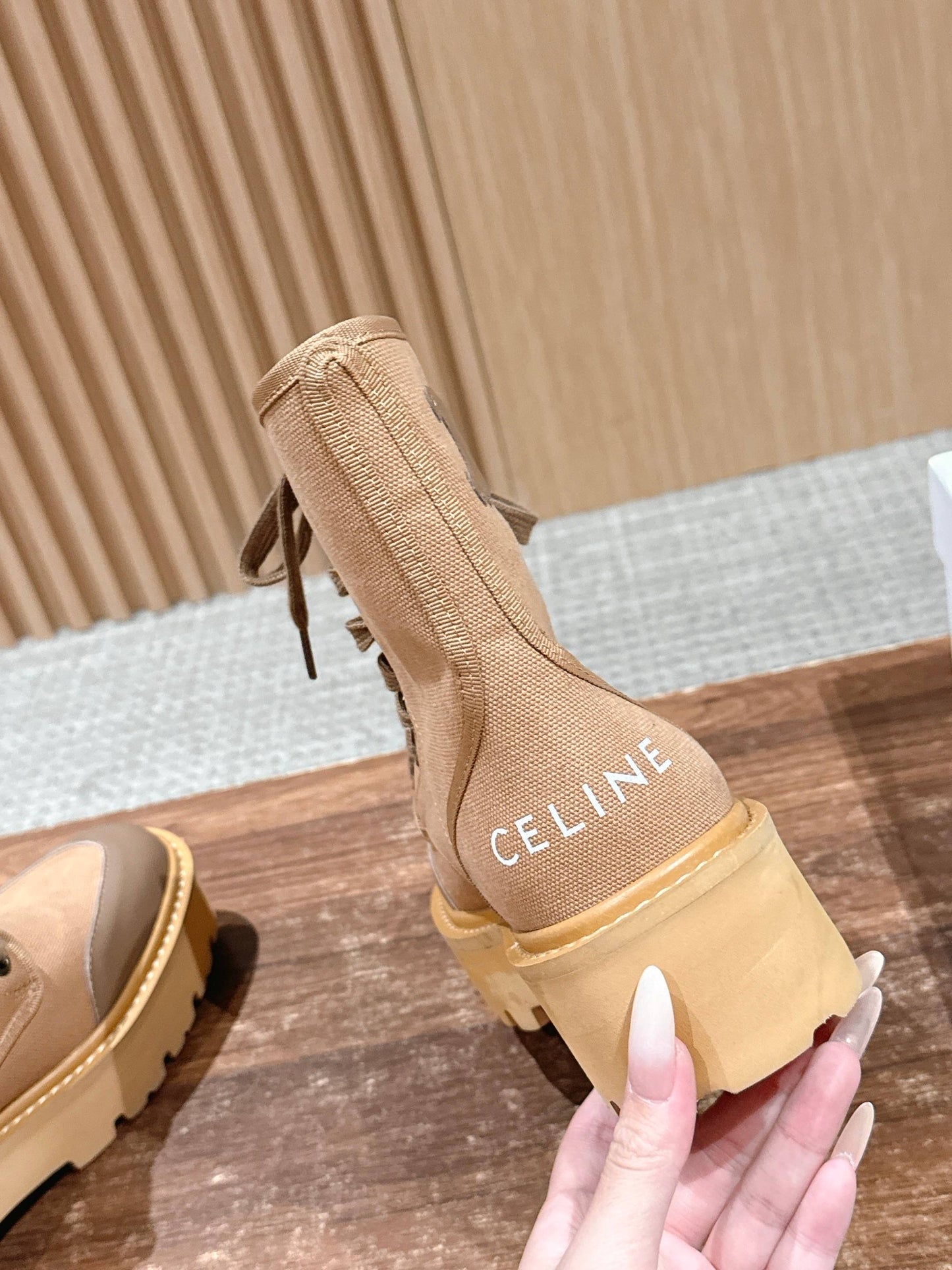 賽C家-繫帶厚底 皮面馬丁靴 咖色