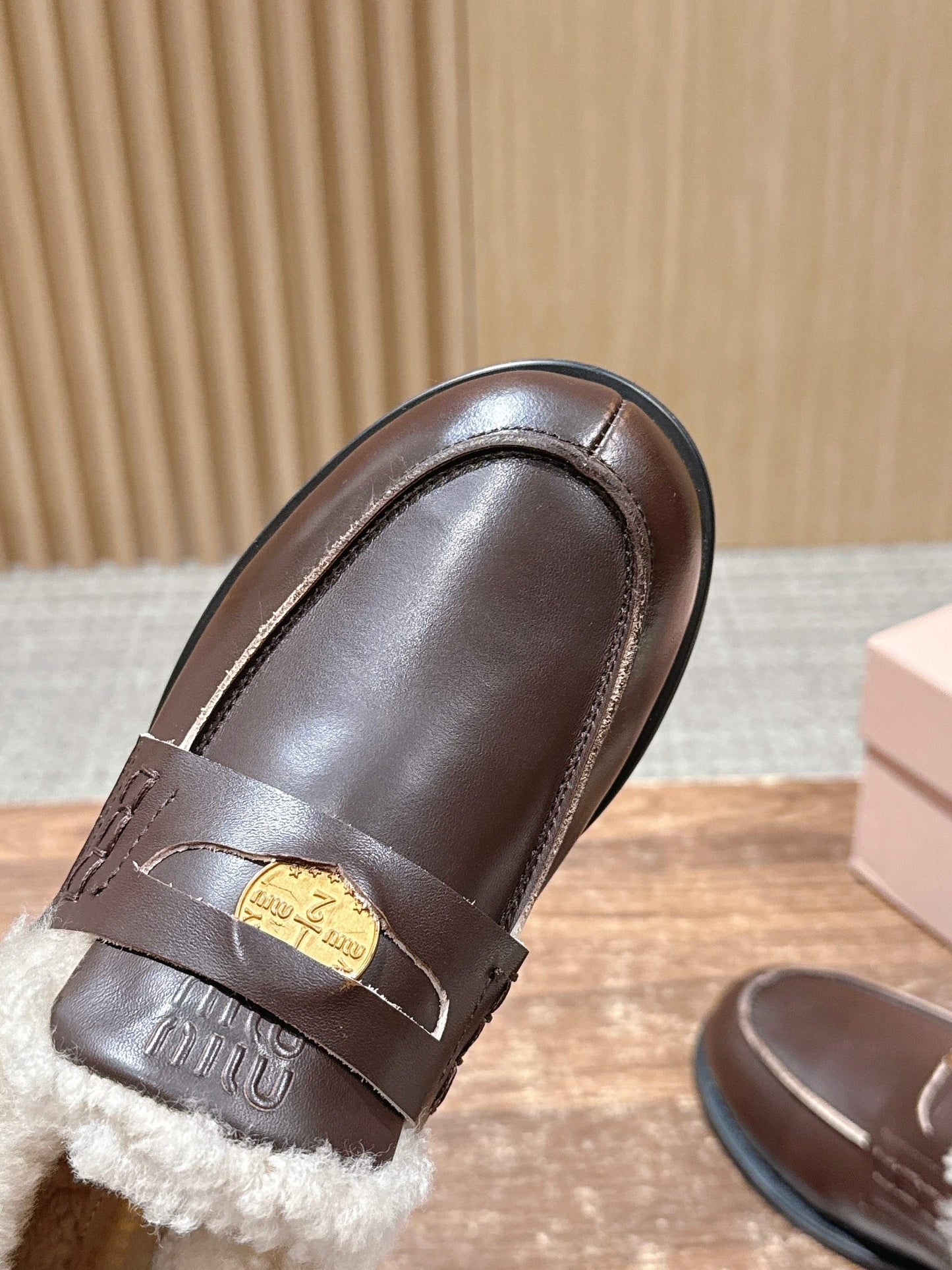 穆M家-經典毛錢幣樂福鞋 咖