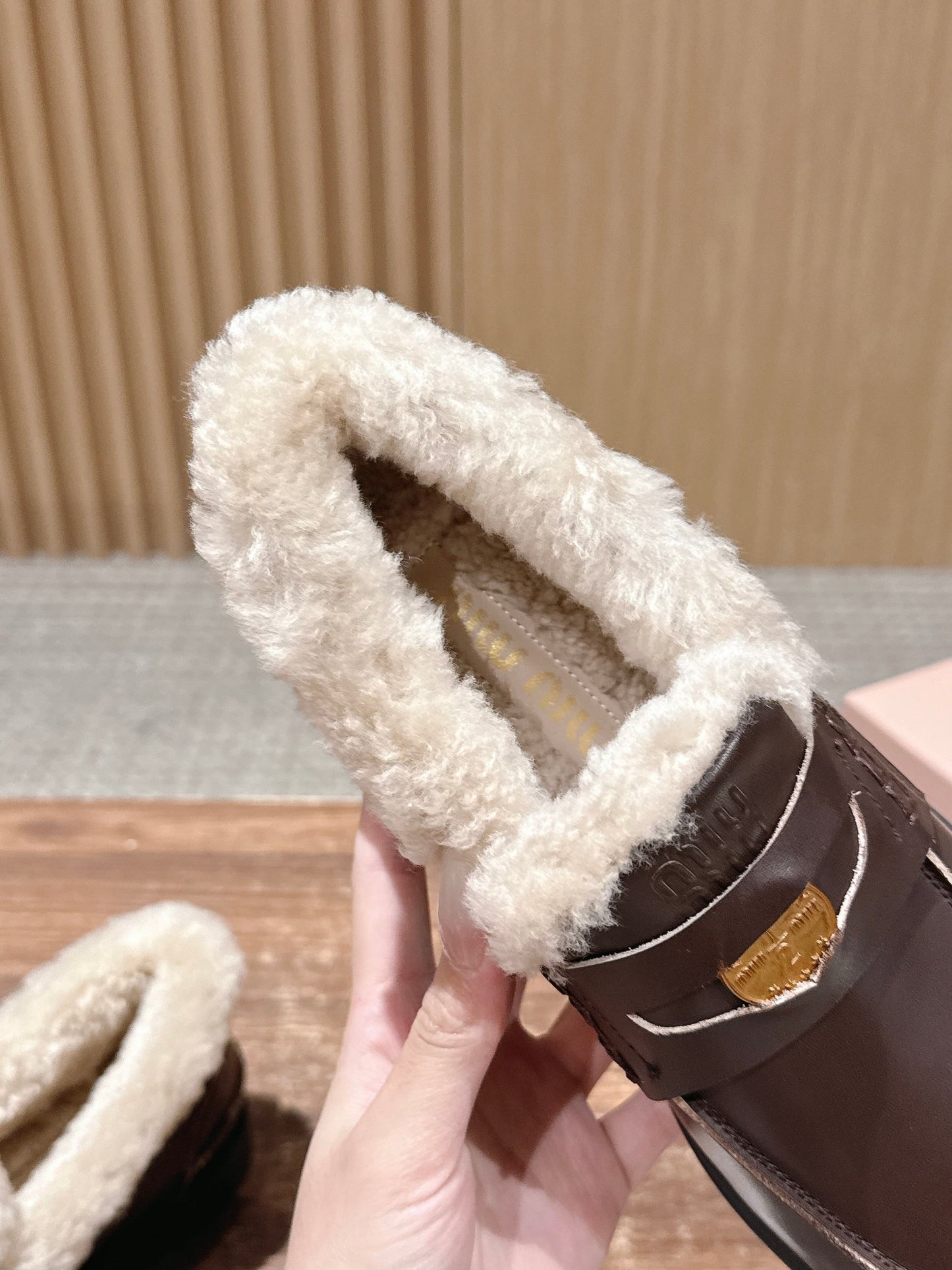 穆M家-經典毛錢幣樂福鞋 咖