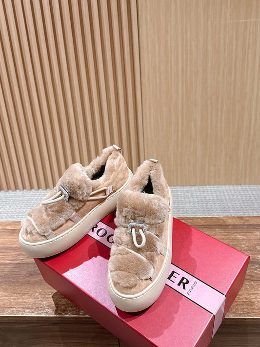 RV  𝐕𝐢𝐯'𝐔𝐩 絨毛休閒鞋 米色