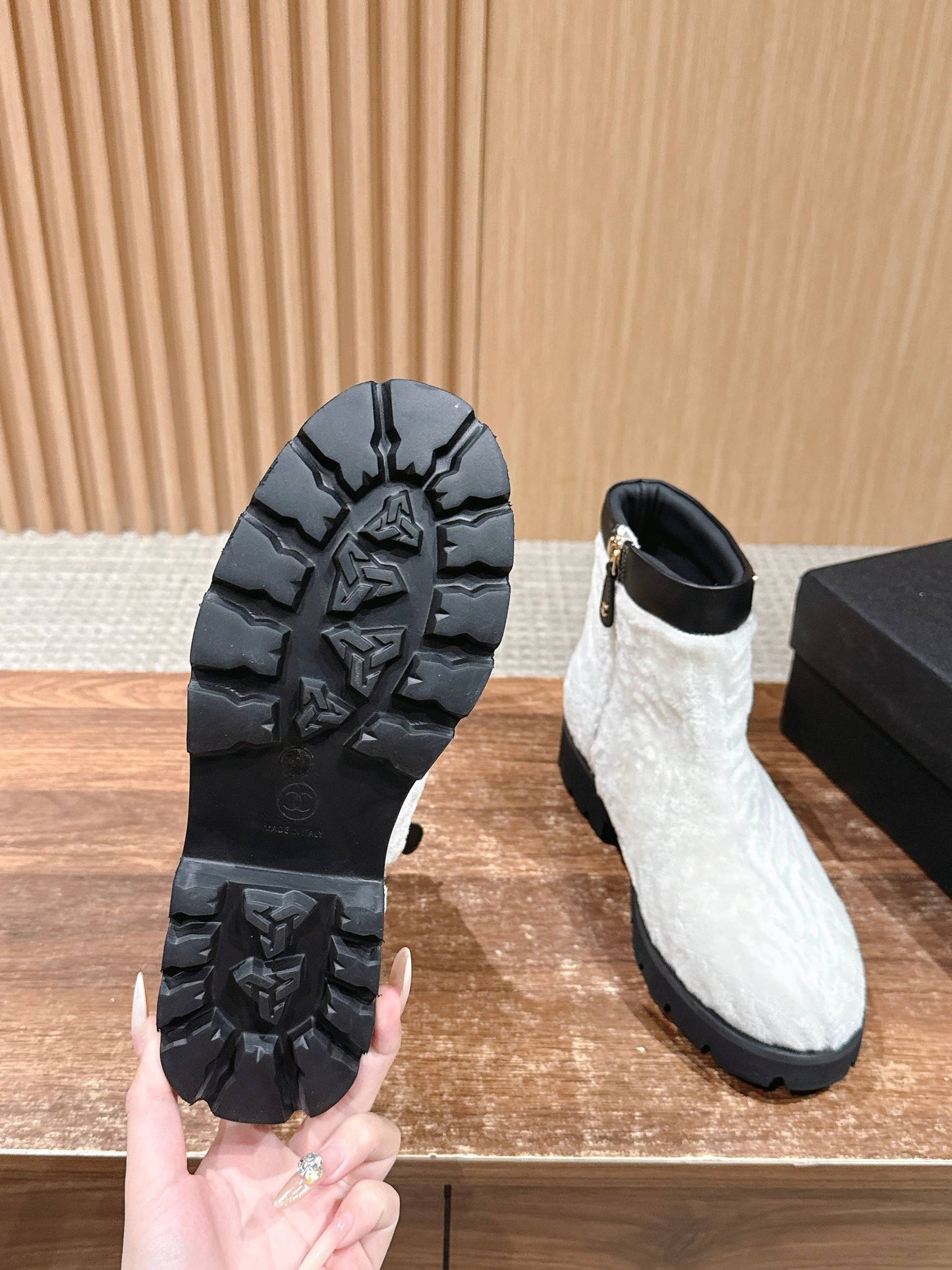 小香家-包邊毛絨短靴 白色