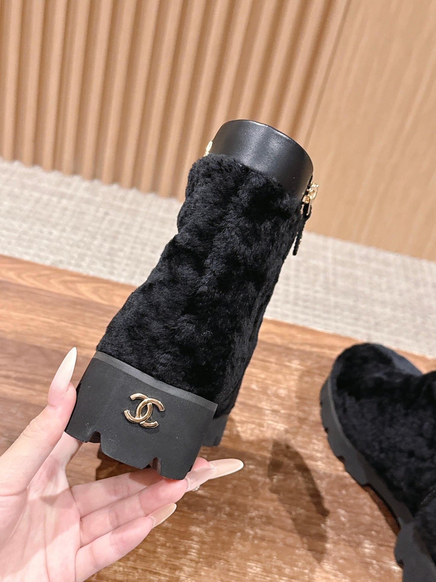 小香家-包邊毛絨短靴 黑色