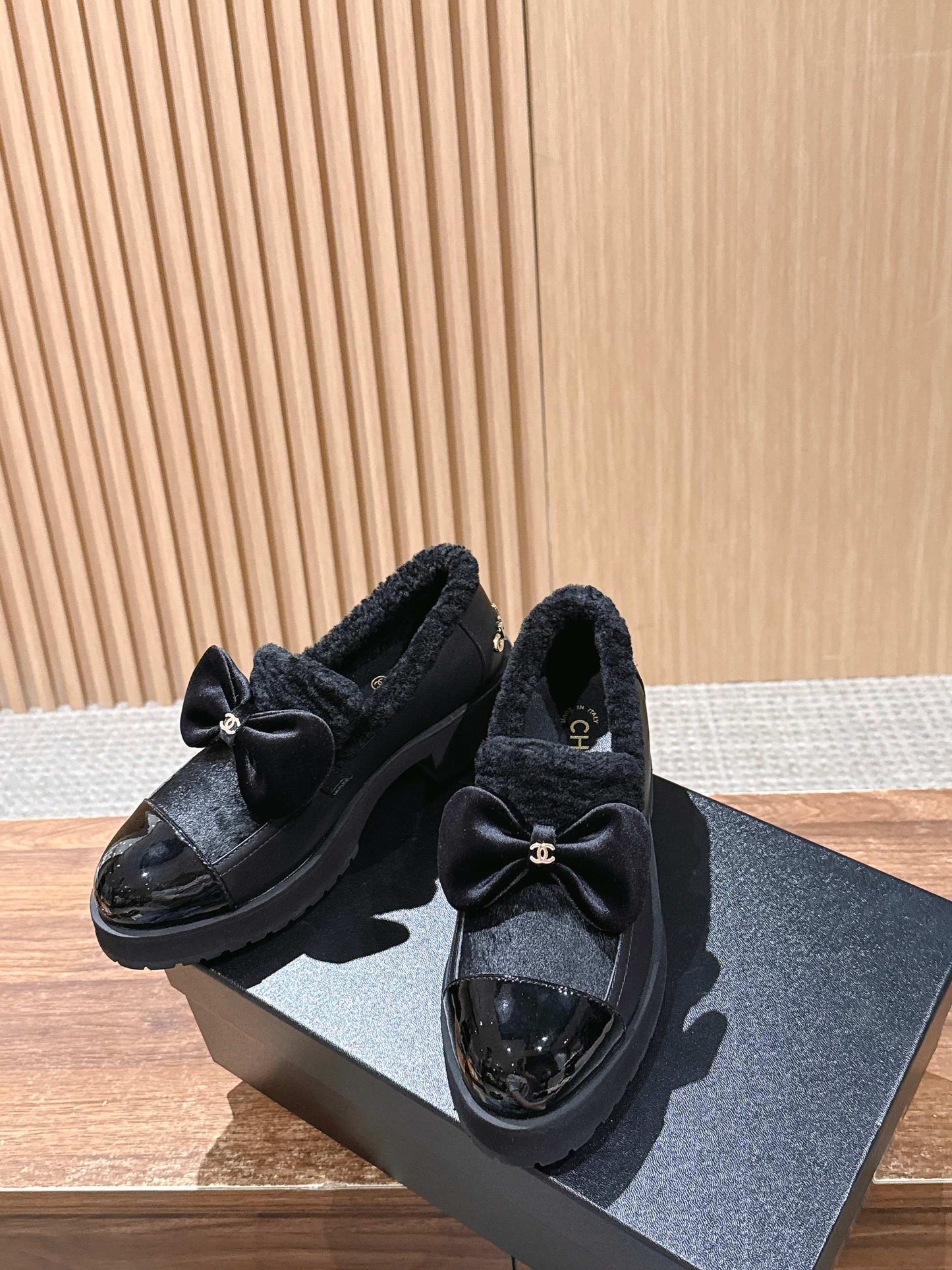 小香家-蝴蝶結毛絨樂福鞋 黑色