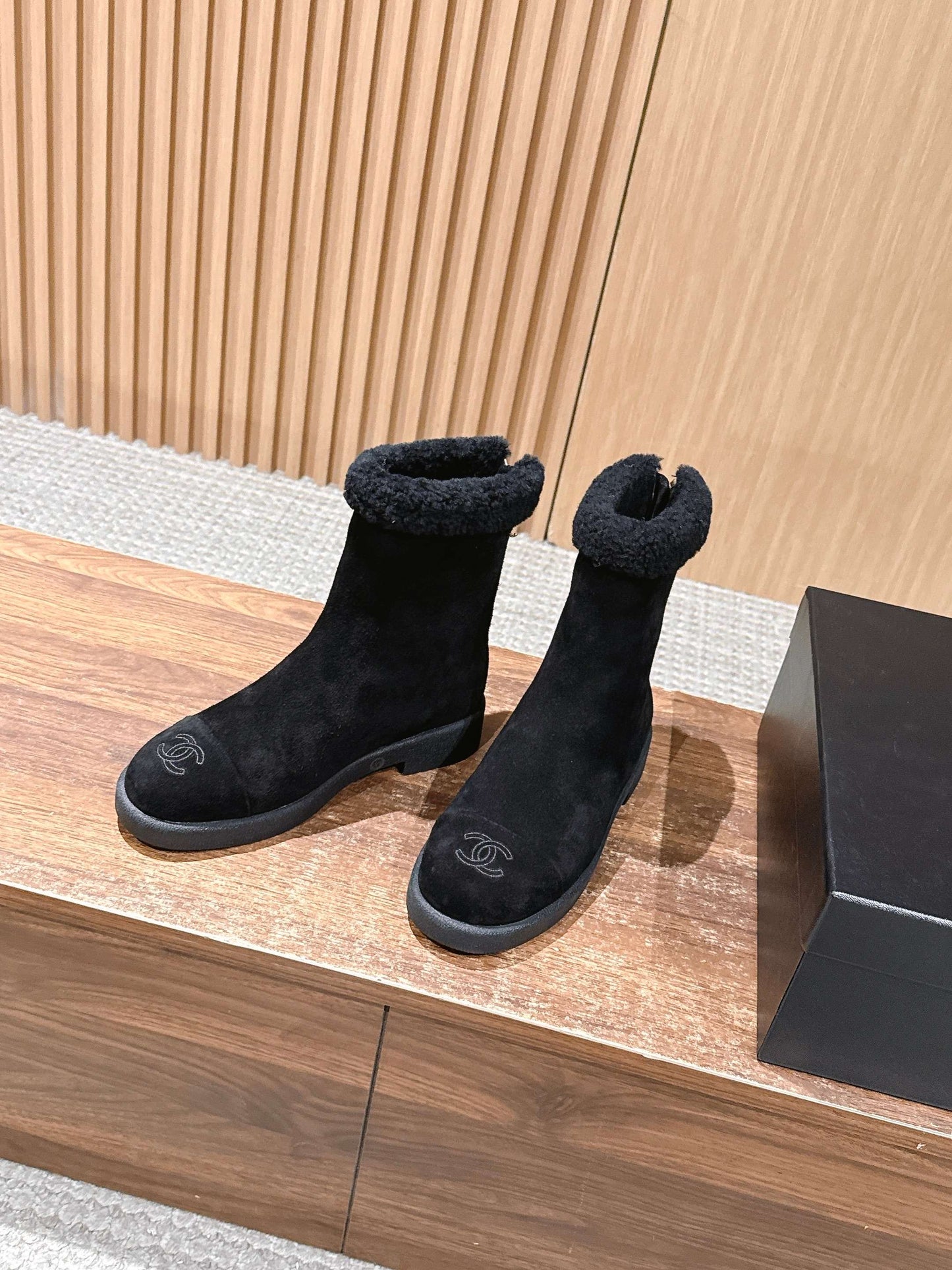 小香家-雙C羊絨短靴 黑色