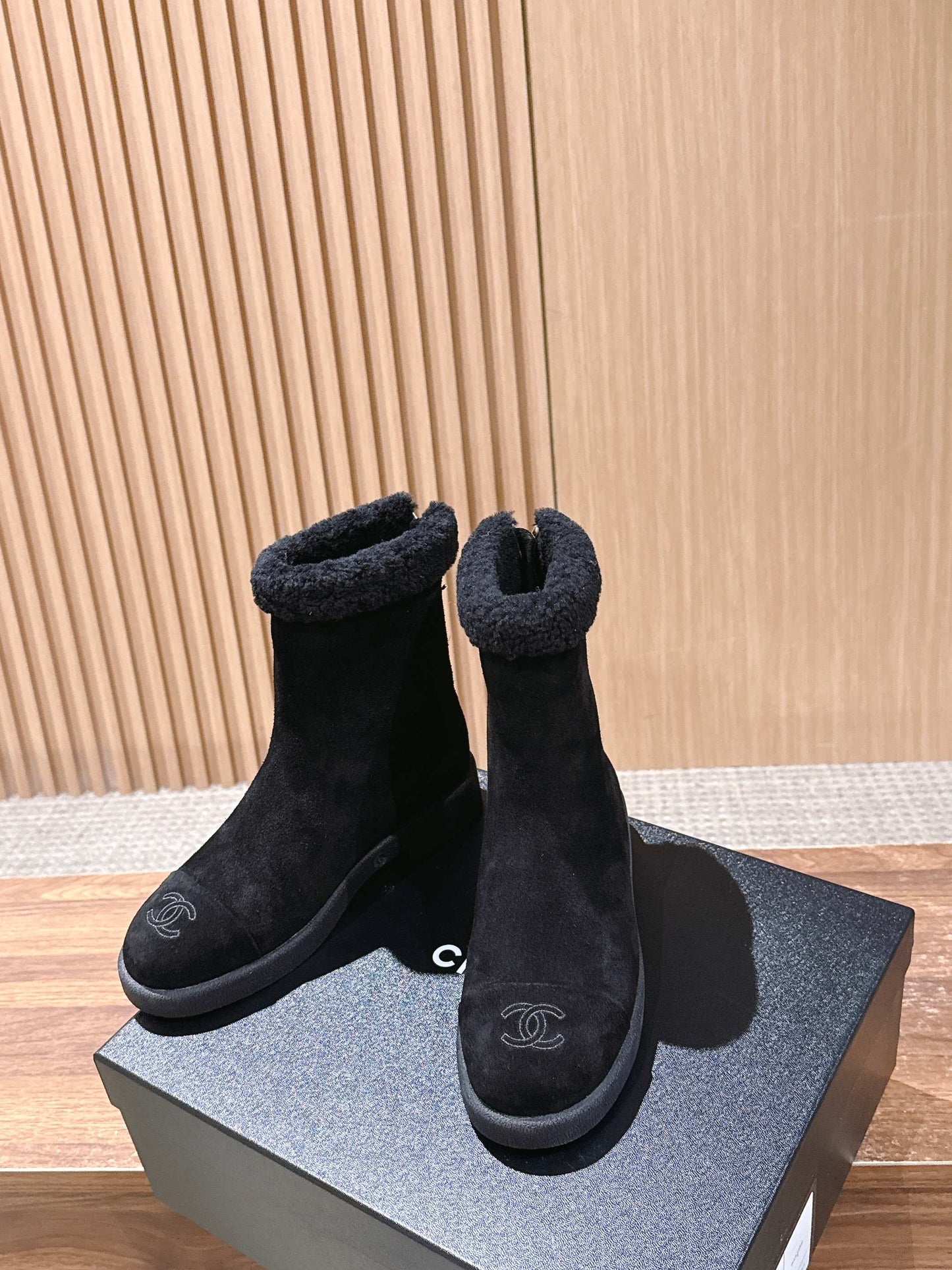 小香家-雙C羊絨短靴 黑色