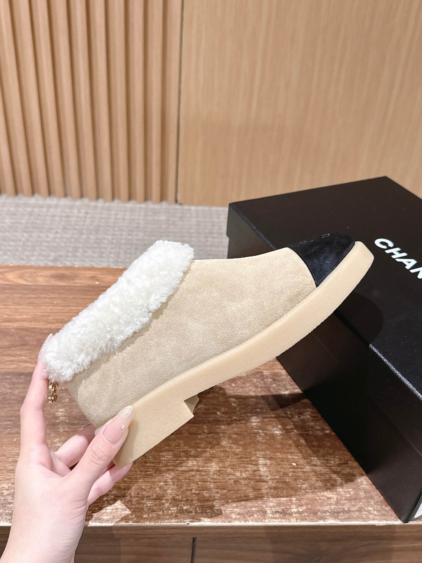 小香家-雙C羊絨踝靴 米色