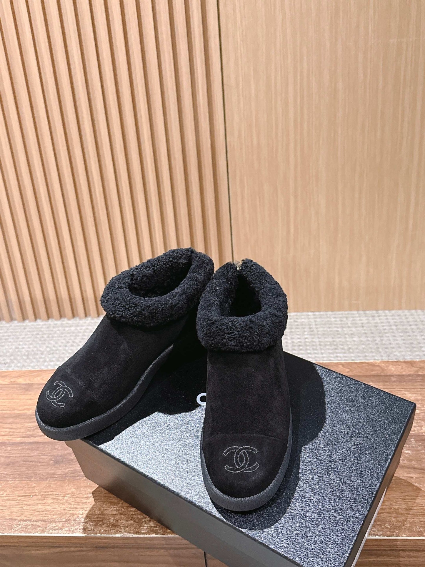 小香家-雙C羊絨踝靴 黑色