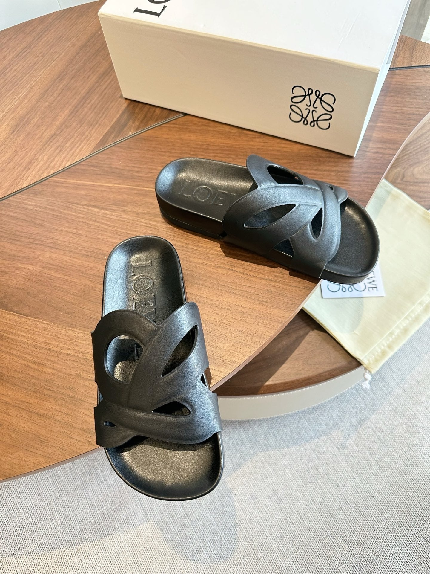 羅L威-260715皮面拖鞋 黑色
