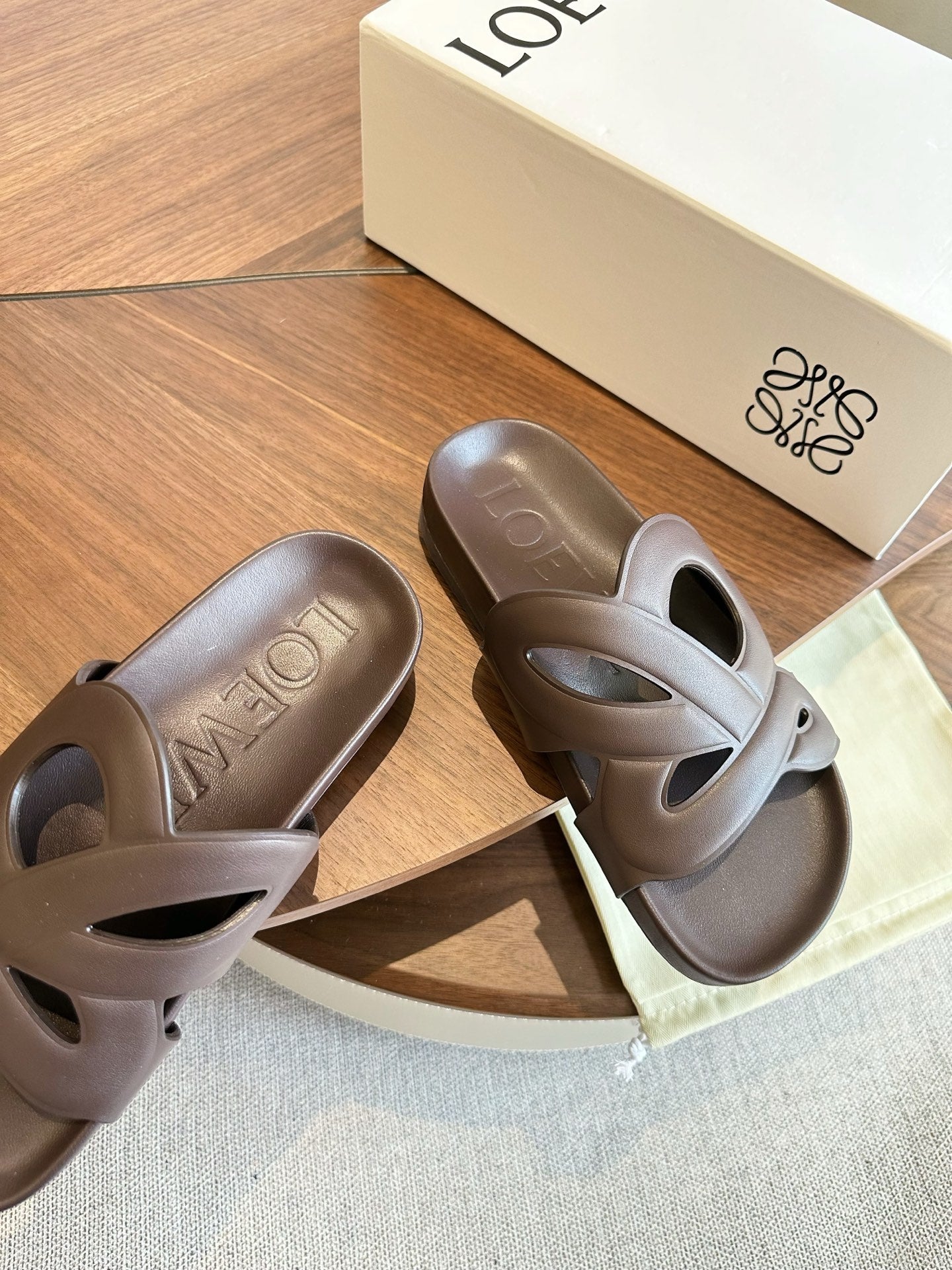 羅L威-260715皮面拖鞋 咖色