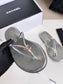 小香家-人字平底拖鞋 銀色