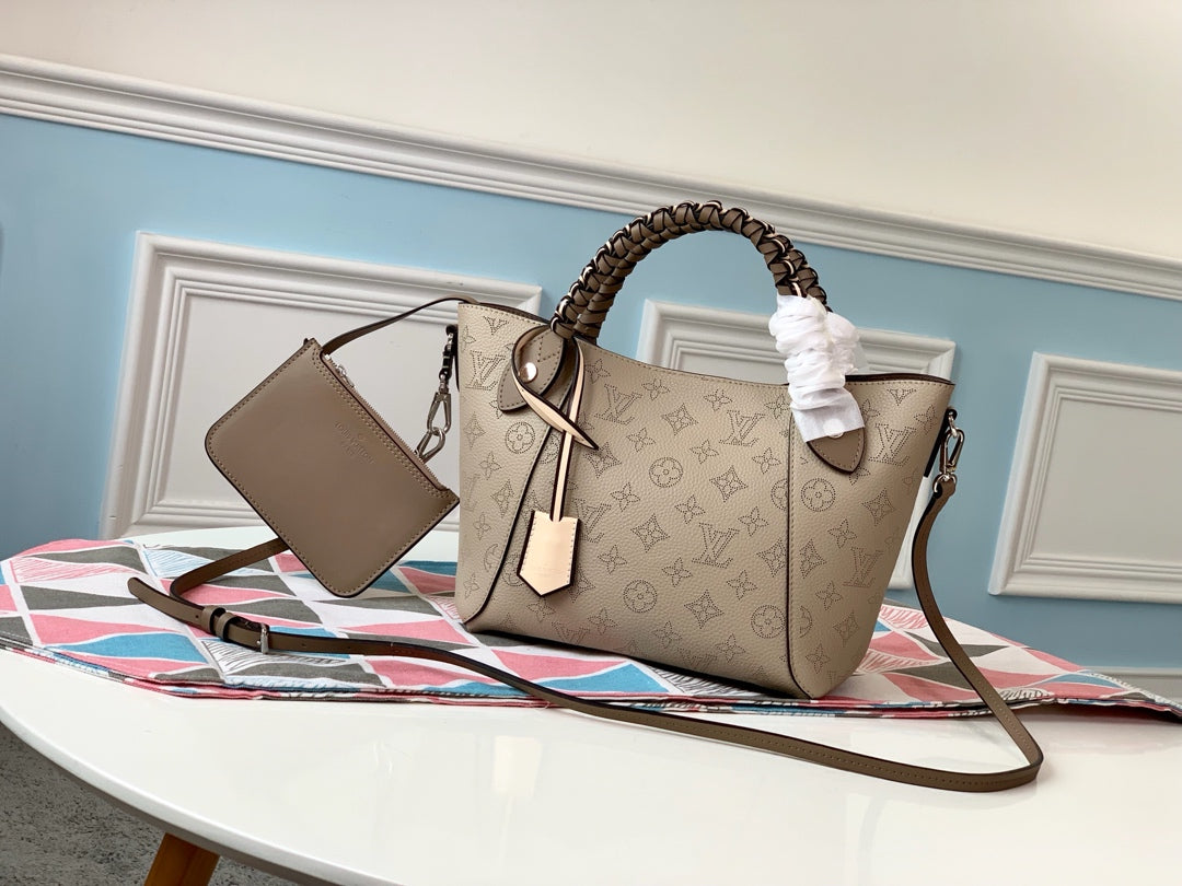 M53914 路L家-2019 年 Hina手袋 小號