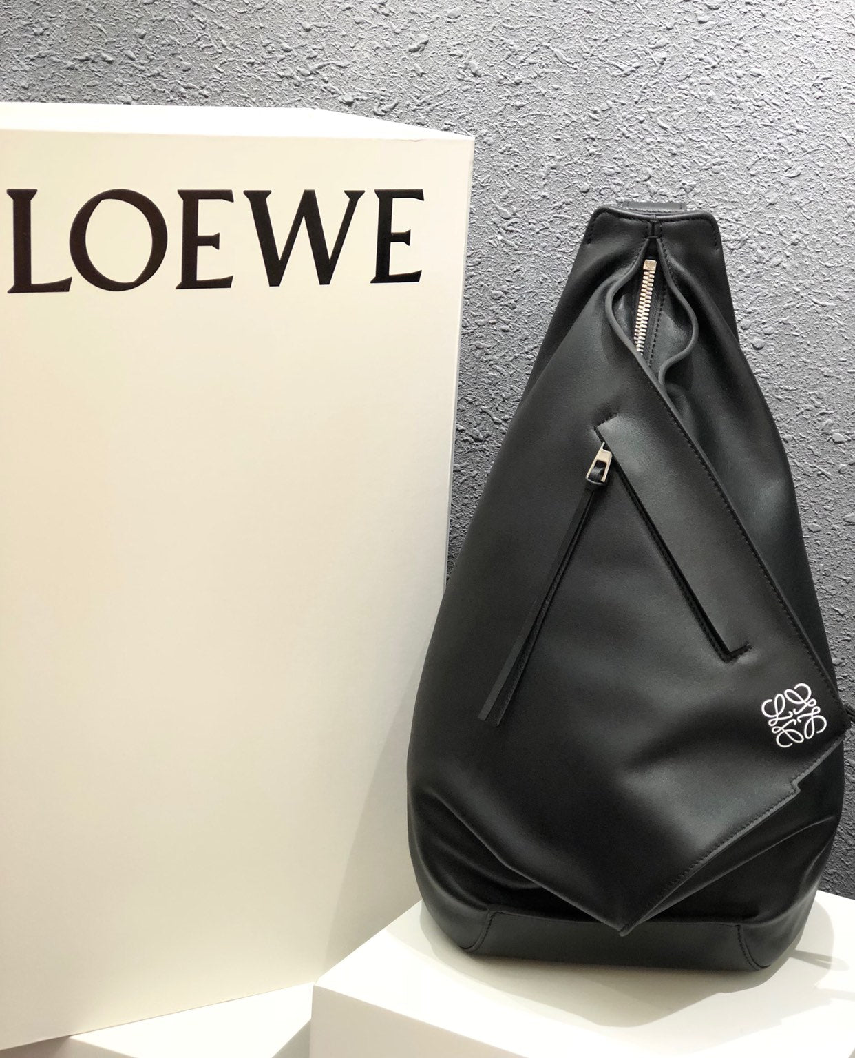 Loe-anton bag 肩背包 後背包 黑色