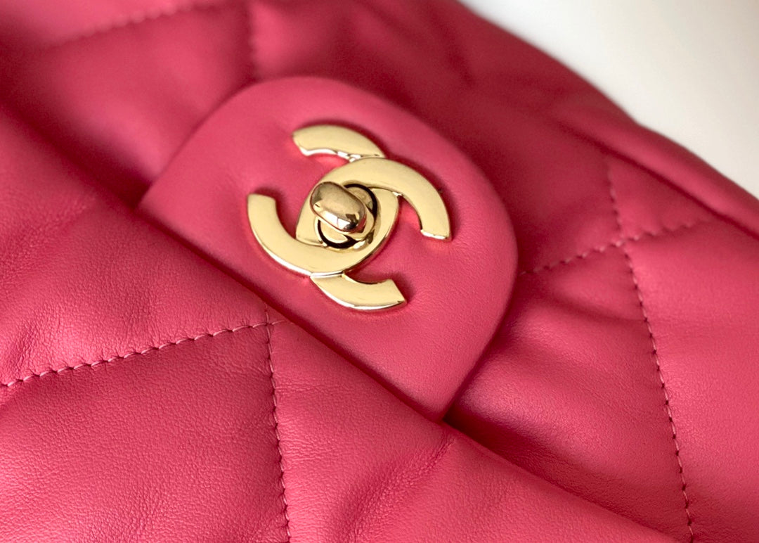 Chanel 度假系列柔軟小牛皮包-粉紅色