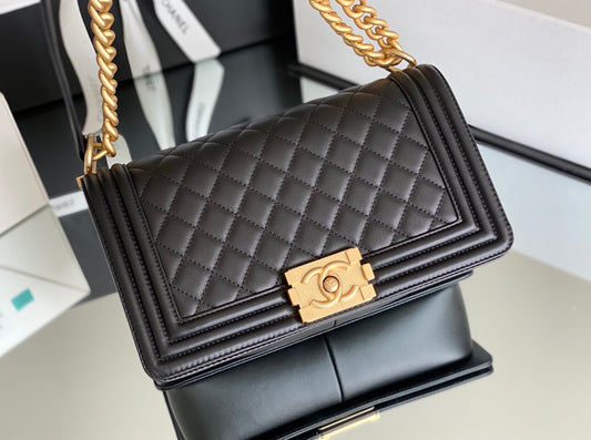 Chanel Leboy 25-黑色胎牛皮-復古金扣