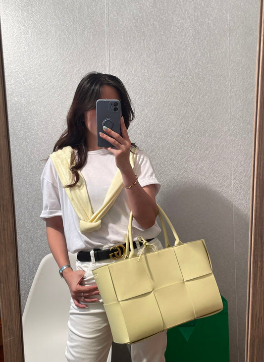 B編織-Tote 大格編織 托特包 上身圖 鵝黃色