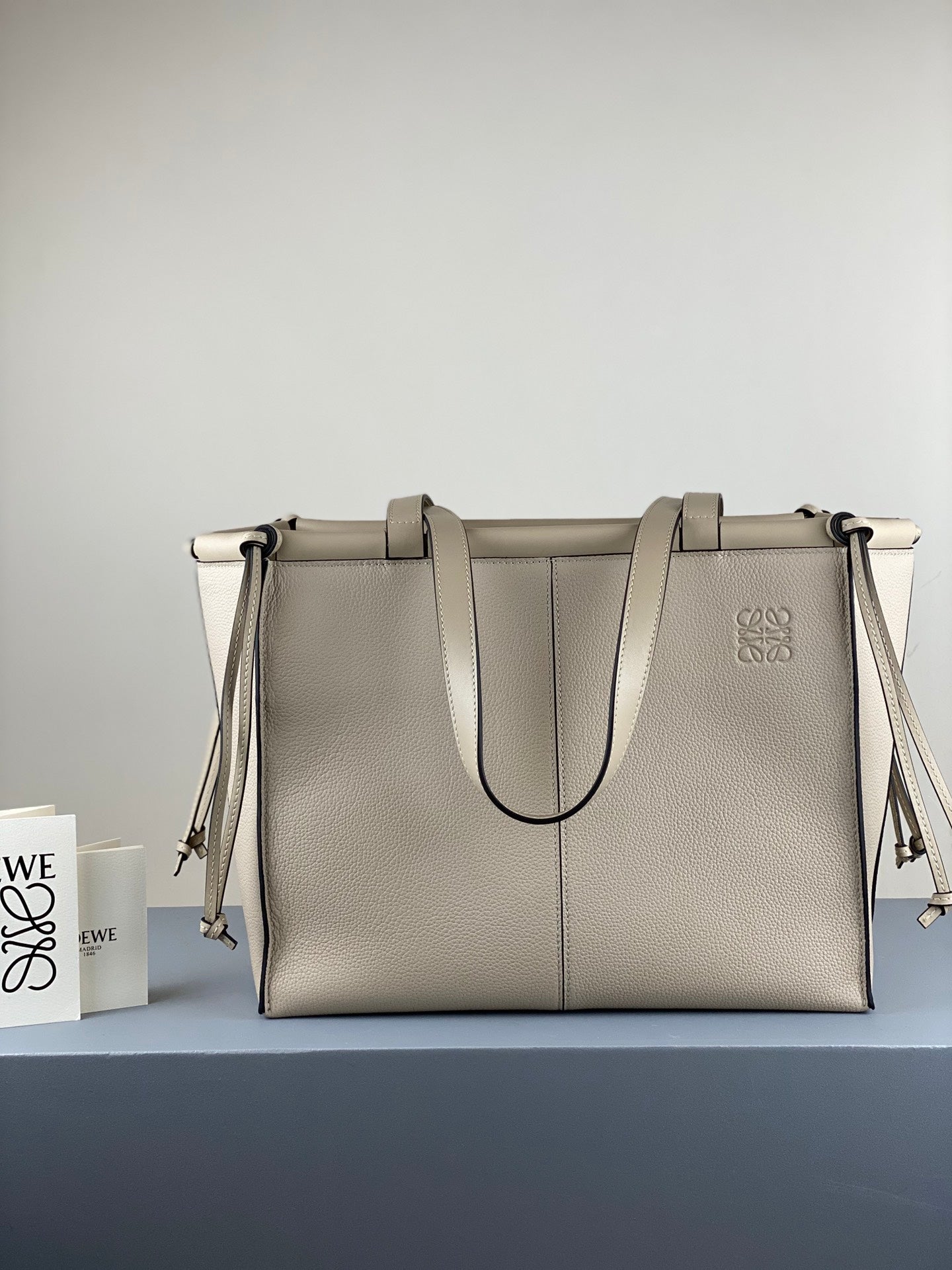 羅L威-Cushion tote 小號