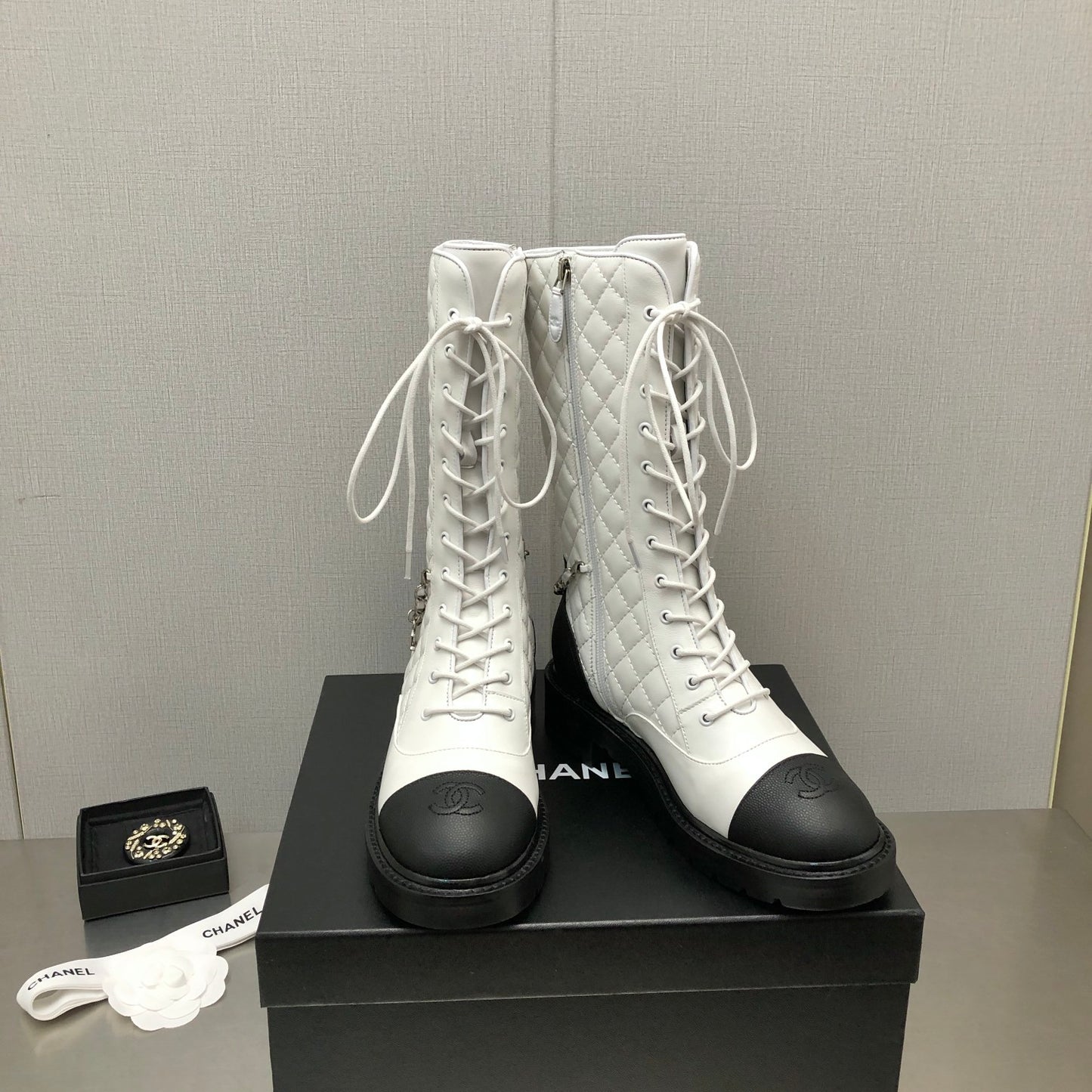 小香家-菱格紋羊皮繫帶靴（尺碼35-39，40、41訂製）