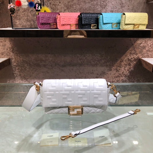 芬F家-Baguette-中型白色皮革法棍包