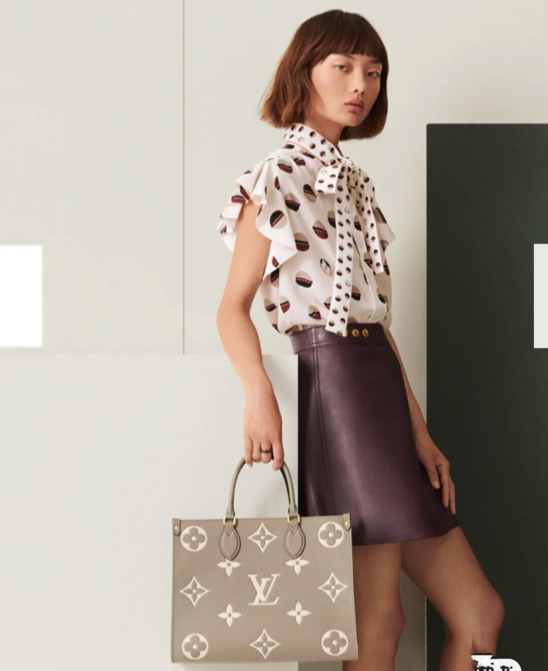 LV Onthego 灰色壓花