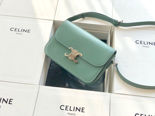 Celine TRIOMPHE 中號小牛皮-青瓷色