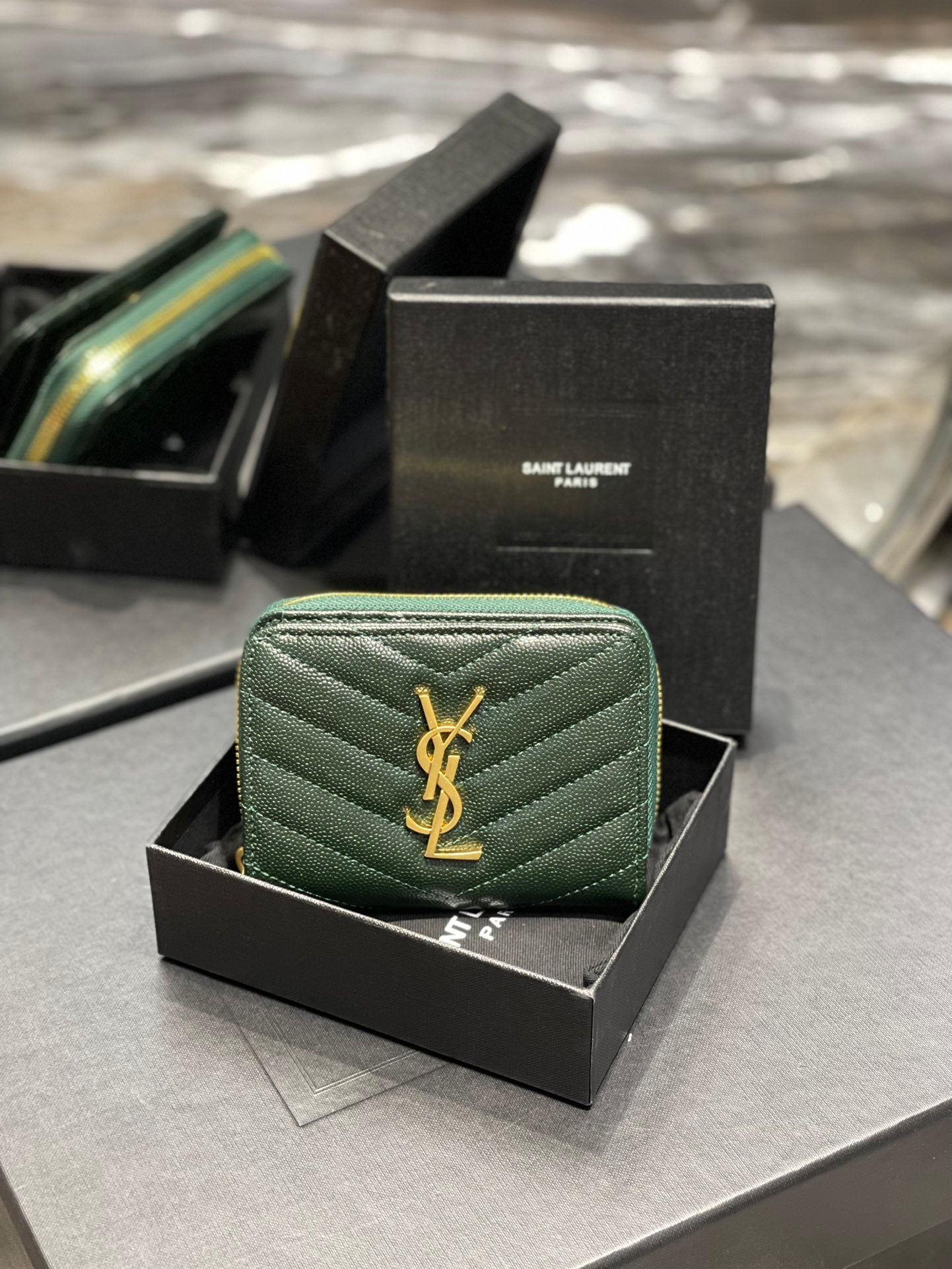 YSL 拉鍊短夾-綠色金扣