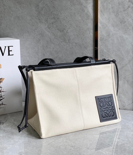 羅L威-Cushion tote 白色黑色