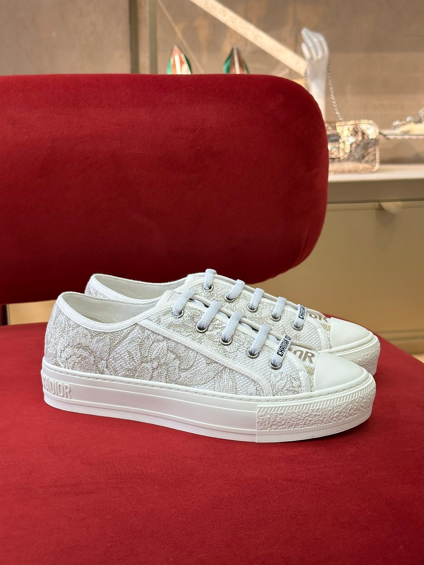 迪D家-2023春夏新顏色 刺繡板鞋 白色
