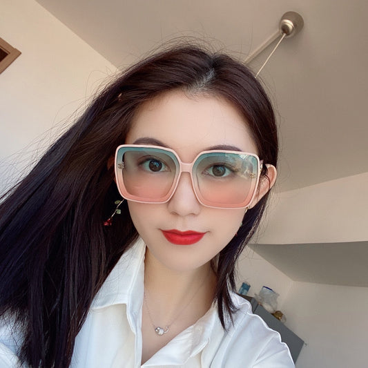 小香家-墨鏡 CH5668 60-14-145 上身圖