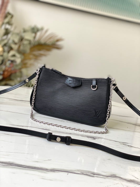 LV M80471 黑色 Easy Pouch On Strap 手袋
