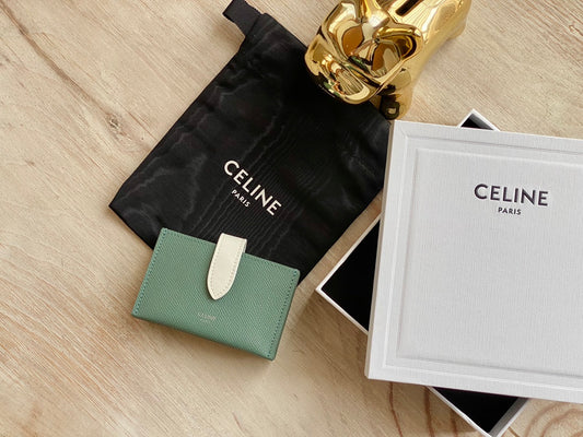 Celine 粒面牛皮風琴卡包