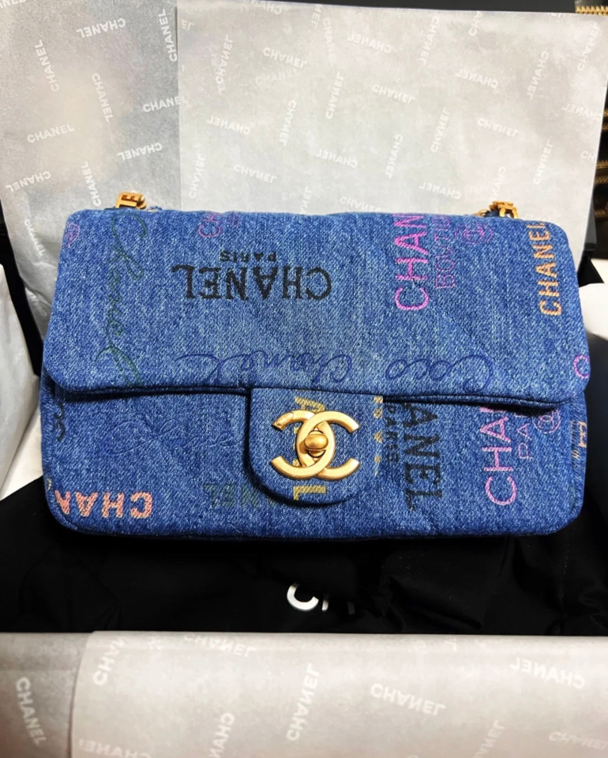 小香家-22P春夏系列塗鴉牛仔 CF包 28cm