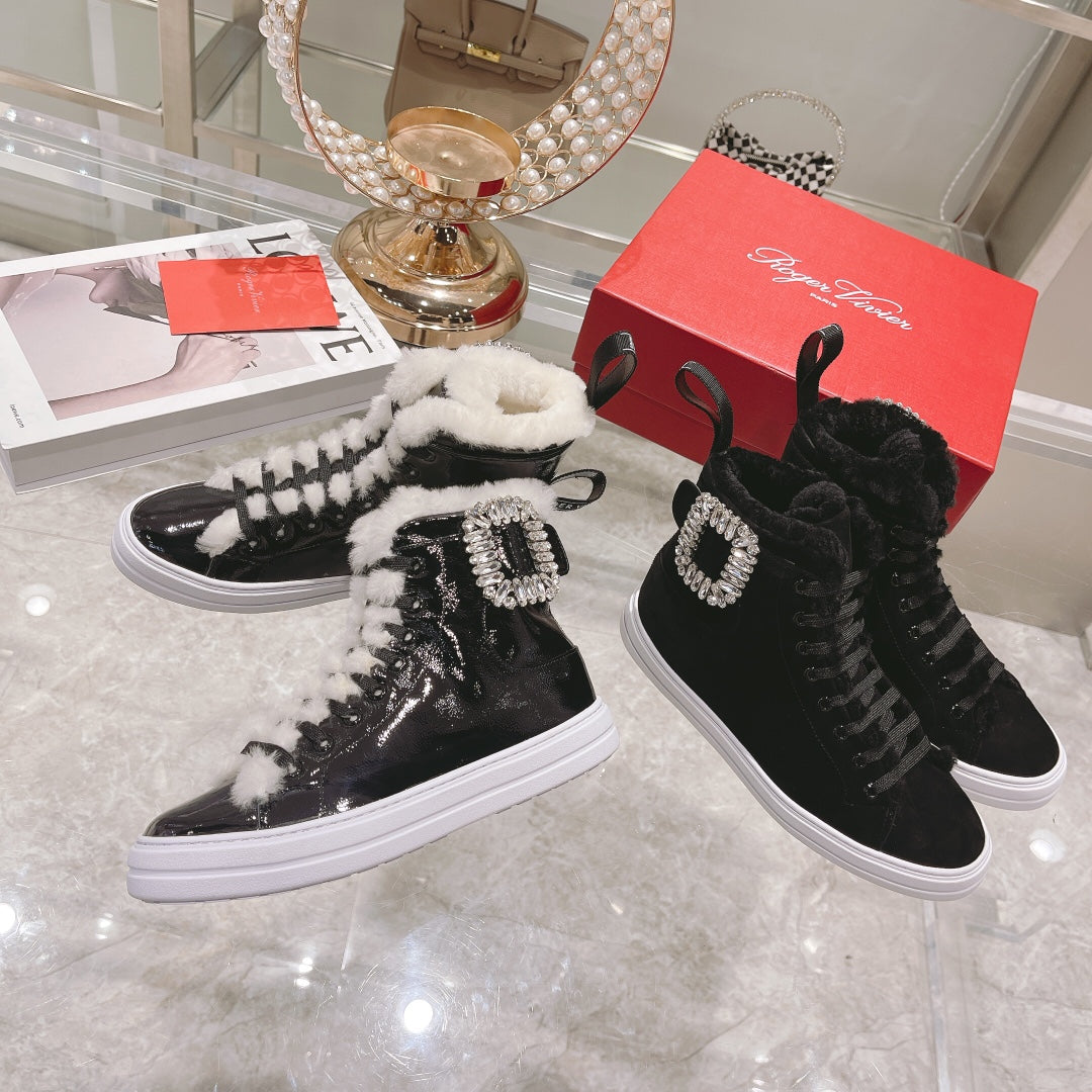 RV 鑽扣漆皮毛裡高幫鞋-白毛裡