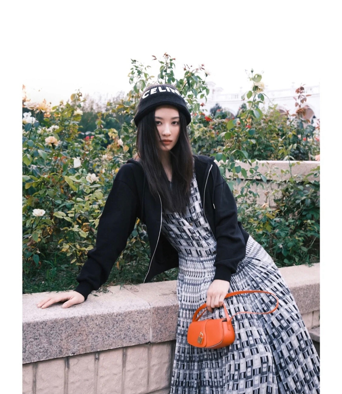 賽C家-Mini Tabou Clutch 鎖頭飾腋下包 橙色 平紋牛皮革